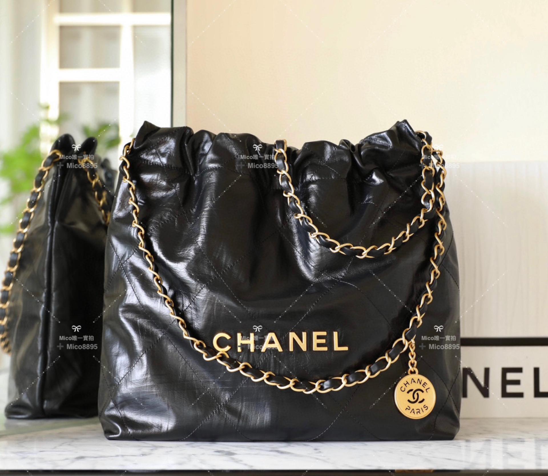 CHANEL 𝟐𝟑𝐀手工坊新品 𝟤𝟤𝖡𝖺𝗀褶皺小牛皮 購物袋 通勤包 ♥ 黑色 小號 尺寸：𝟥𝟧*𝟥𝟩*𝟩 𝖢𝖬