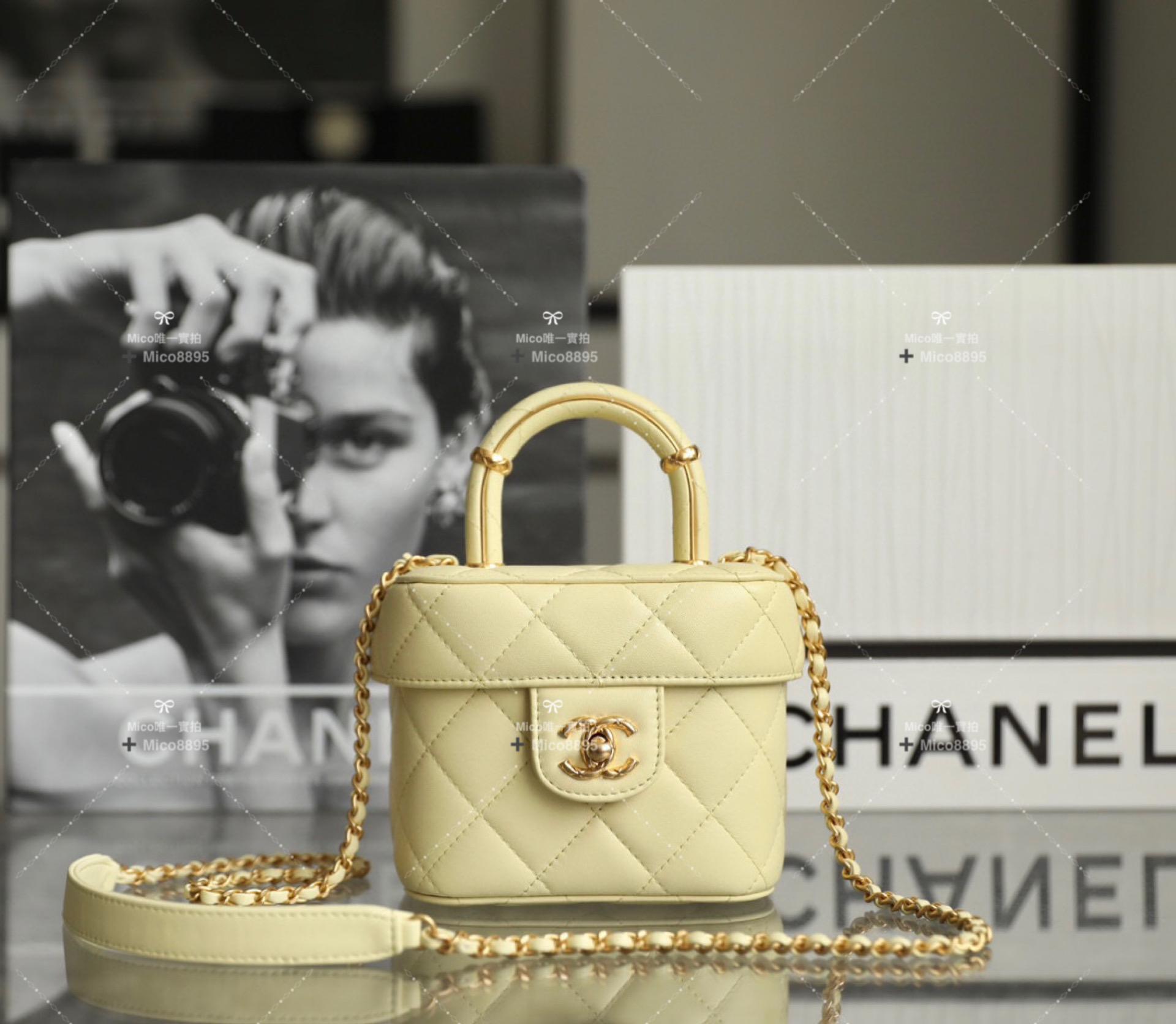 CHANEL 23S 小雞黃 小羊皮 coco handle 小盒子化妝包 尺寸：𝟣𝟧*𝟣𝟤.𝟧*𝟪 𝖼𝗆