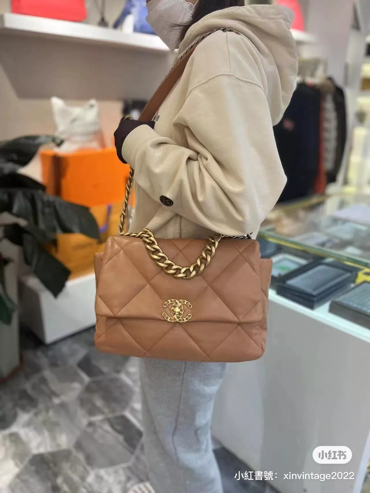 CHANEL 中號/30cm 19BAG 19包 焦糖色/山羊皮