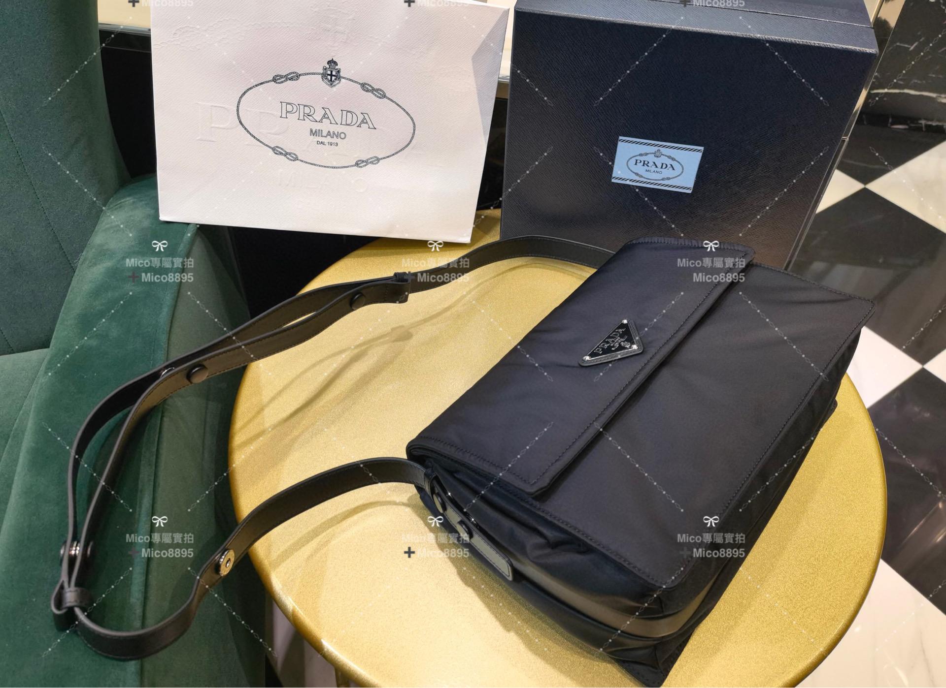 PRADA 中號 尼龍加襯斜挎包/郵差包/旅行包 男包/女包 Size:寬30x高21.5x底12cm