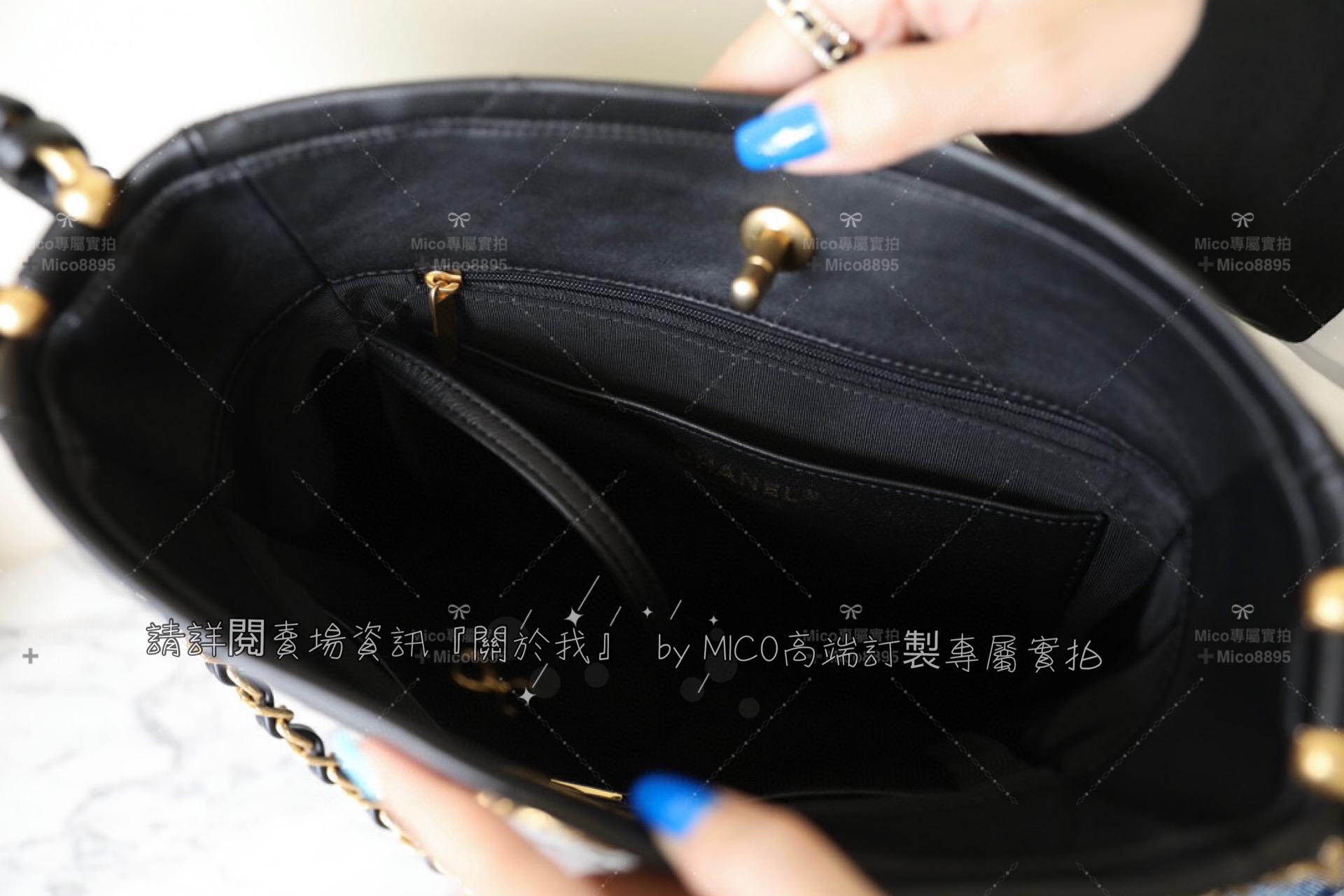 Chanel 23A手工坊系列 黑色/牛皮 𝖧𝗈𝖻𝗈 𝖧𝖺𝗇𝖽𝖻𝖺𝗇𝗀嬉皮包 尺寸：𝟤𝟨*𝟤𝟧*𝟩.𝟧 𝖼𝗆