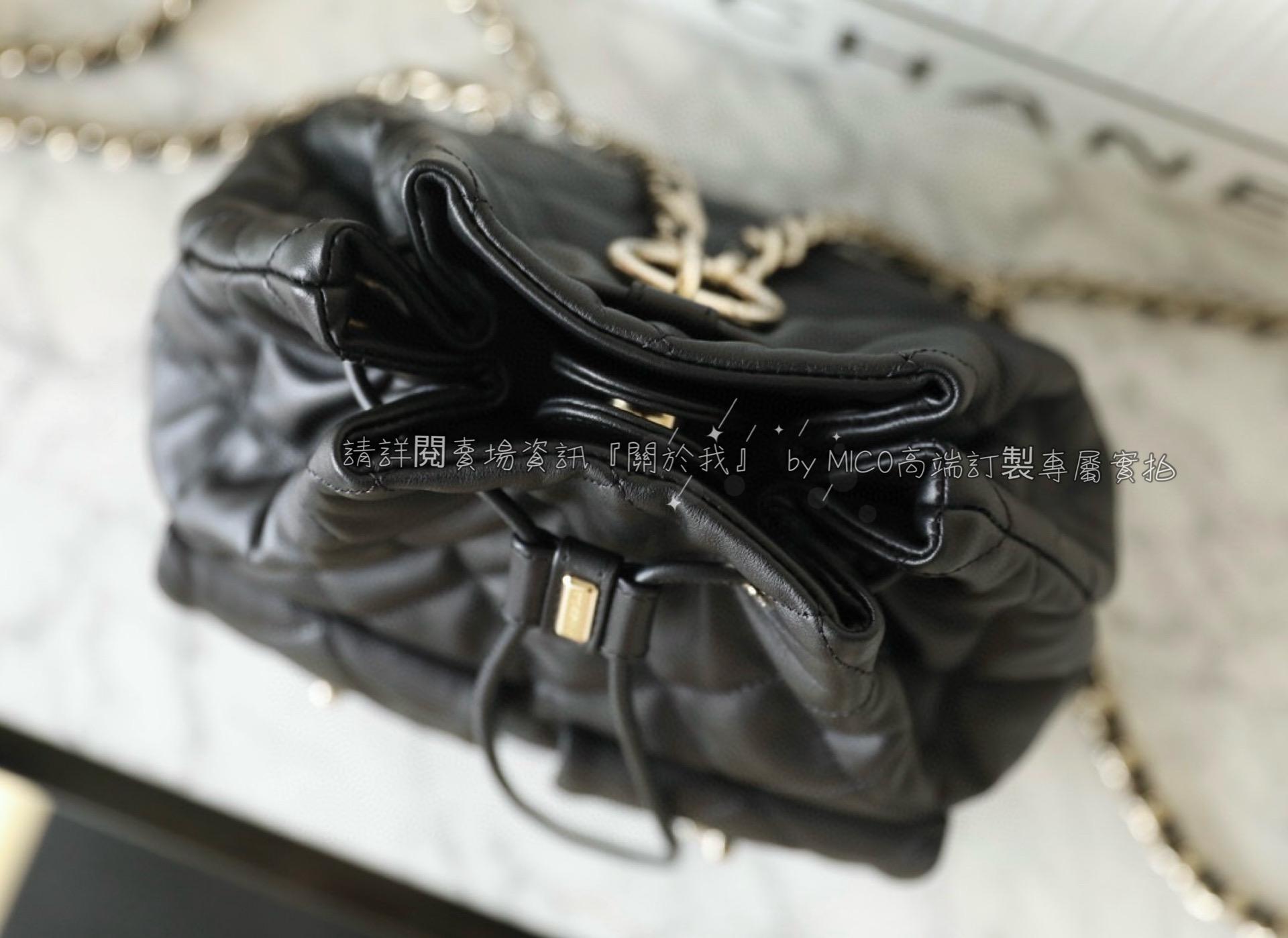 Chanel 𝟮𝟯𝗕 秋冬新品抽繩水桶雙肩包/背包 小牛皮雙口袋青蛙包 黑色♥ 22cm