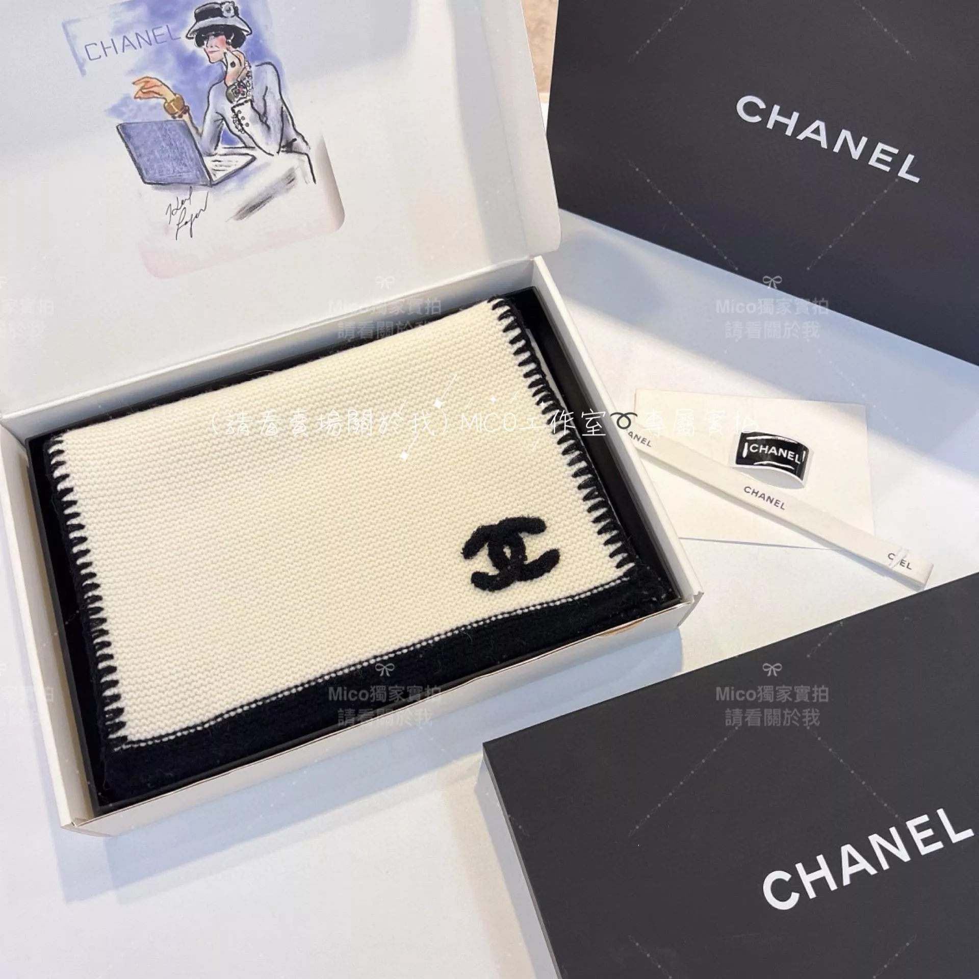 Chanel 高訂版 23A款 羊絨白色拼黑色鎖邊圍巾 Size ：200✖️30cm