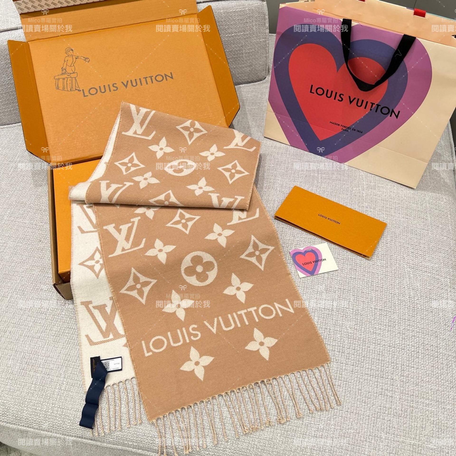 LV 𝐋𝐨𝐮𝐢𝐬 𝐕𝐮𝐢𝐭𝐭𝐨𝐧《Essential 圍巾》M77728 奶茶色 Size ：186x34cm