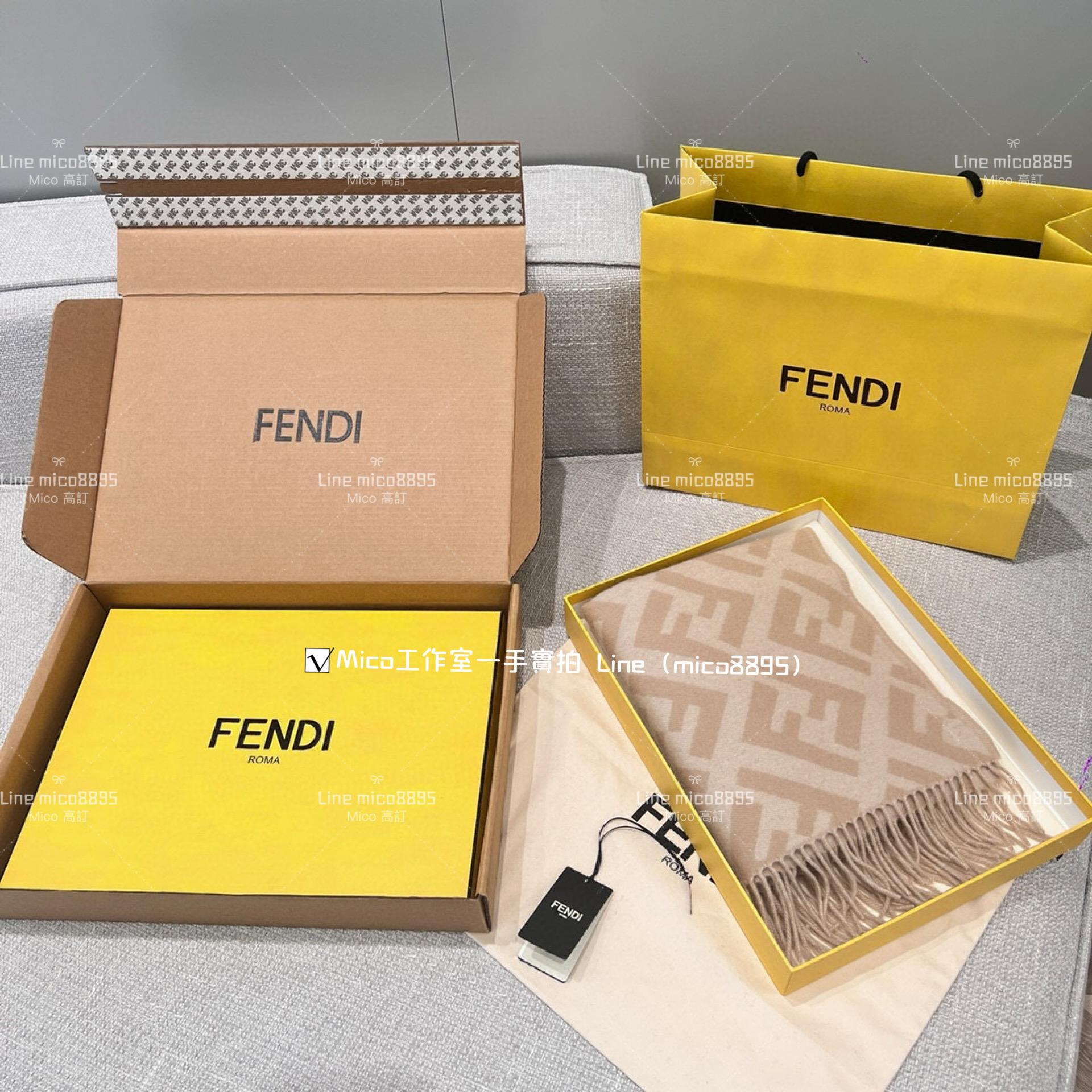 FENDI 《大F羊絨披肩 圍巾》奶茶色 Size：48 x170cm 100%羊絨 