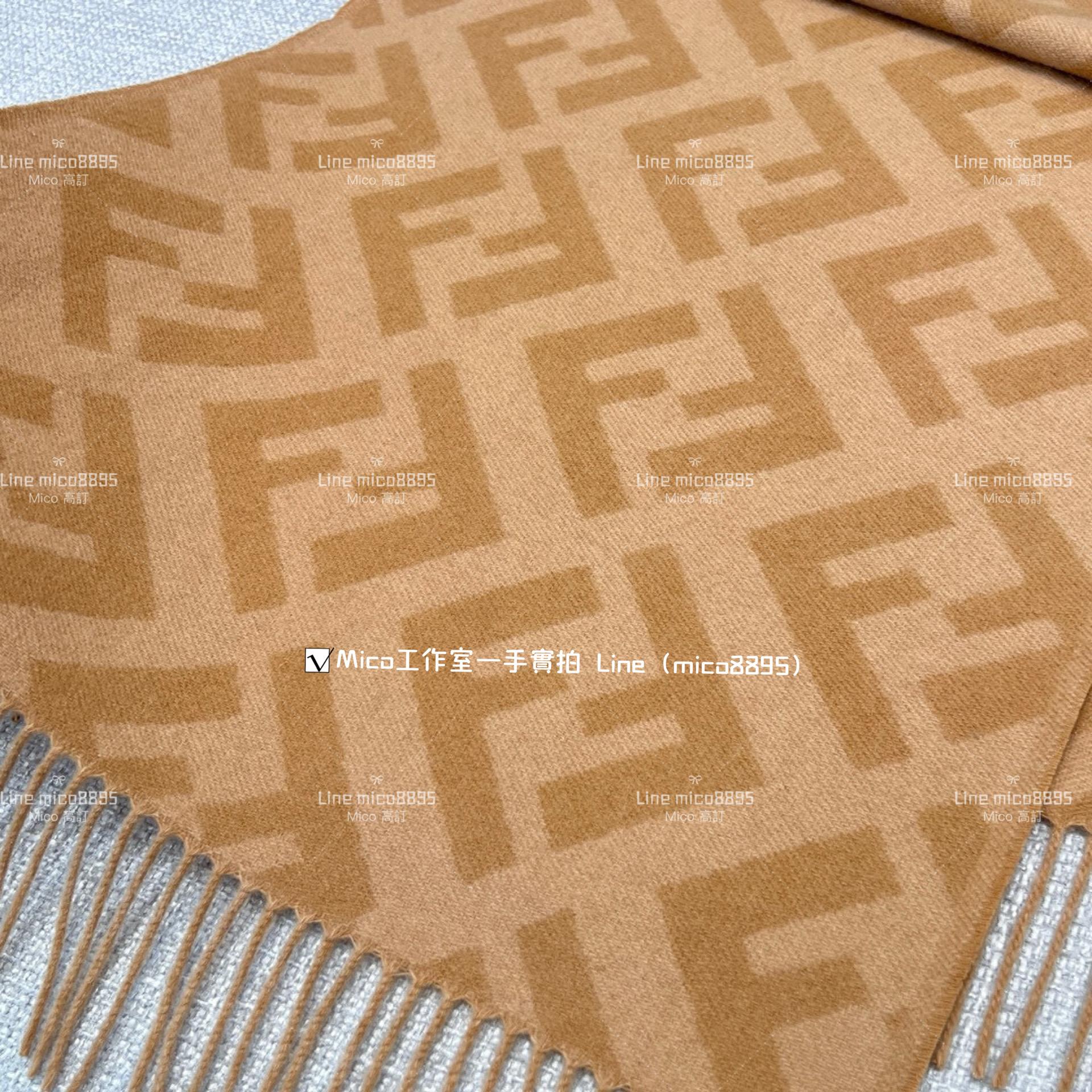 FENDI 《大F羊絨披肩 圍巾》深棕色 Size：48 x170cm 100%羊絨 