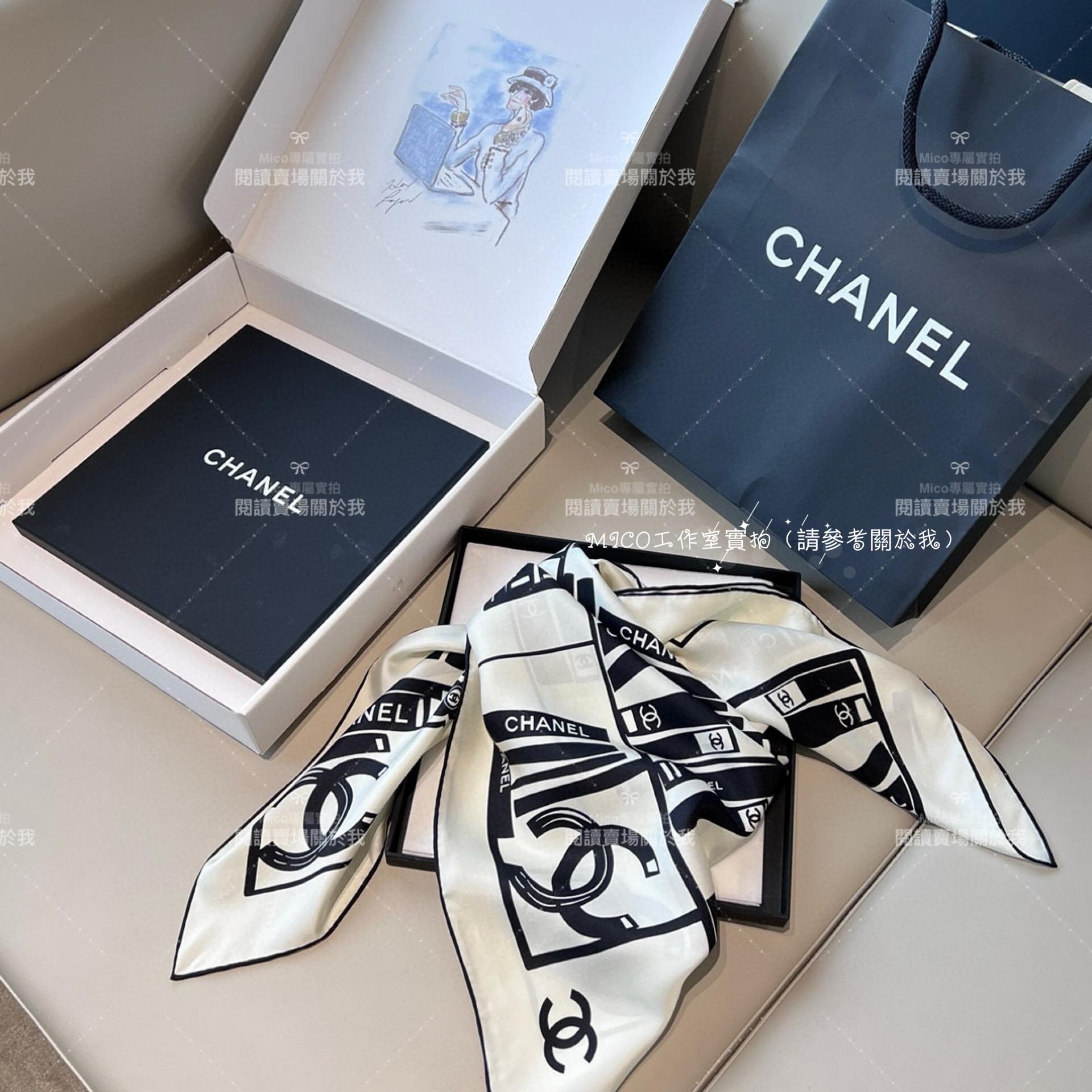 Chanel 白色塗鴉款絲巾 方巾 Size ：90x90cm 100%真絲 | Mico高端訂製
