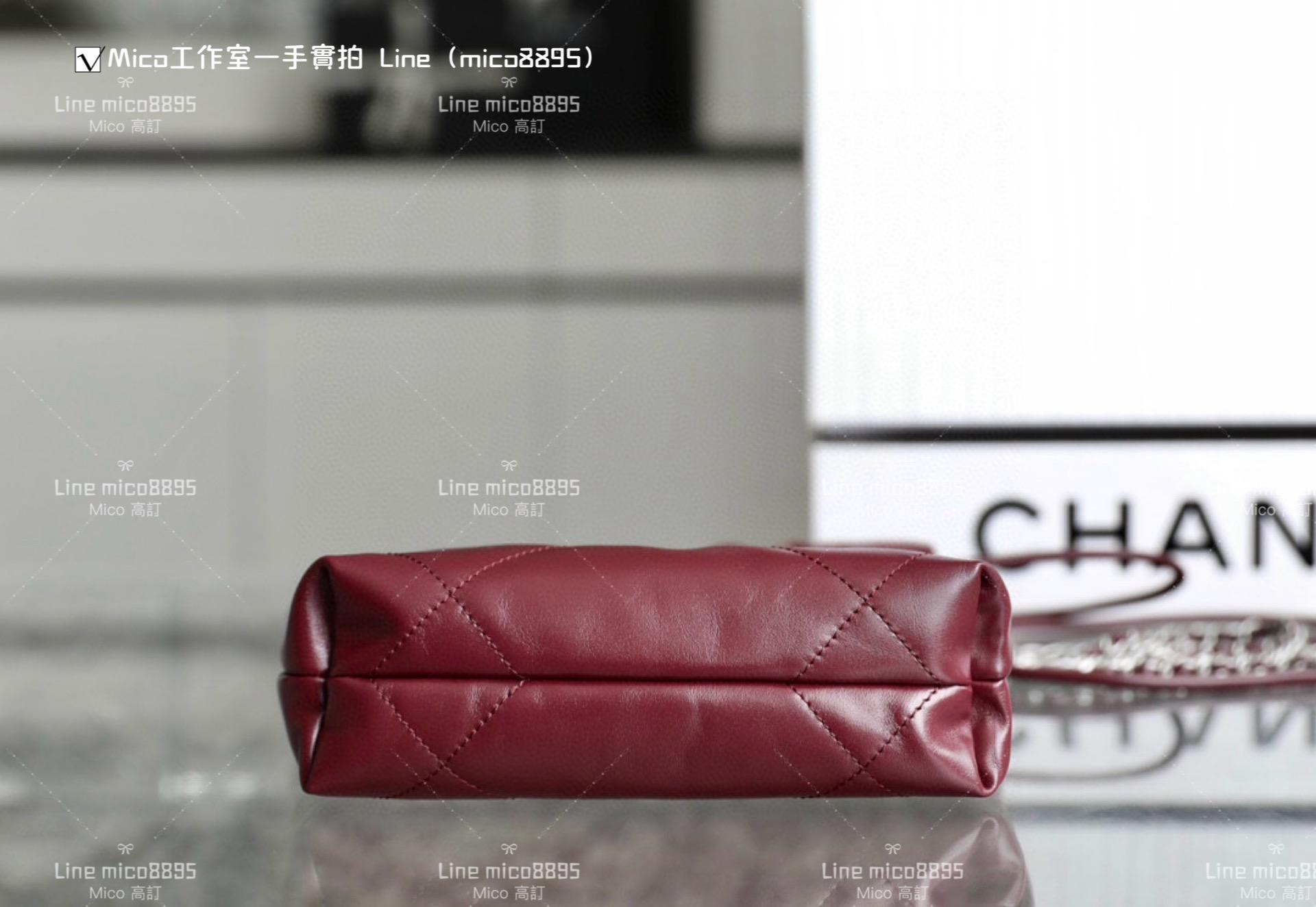 Chanel 手工坊系列 mini22Bag 深紅/銀釦 尺寸：𝟣𝟫*𝟤𝟢*𝟨 𝖼𝗆