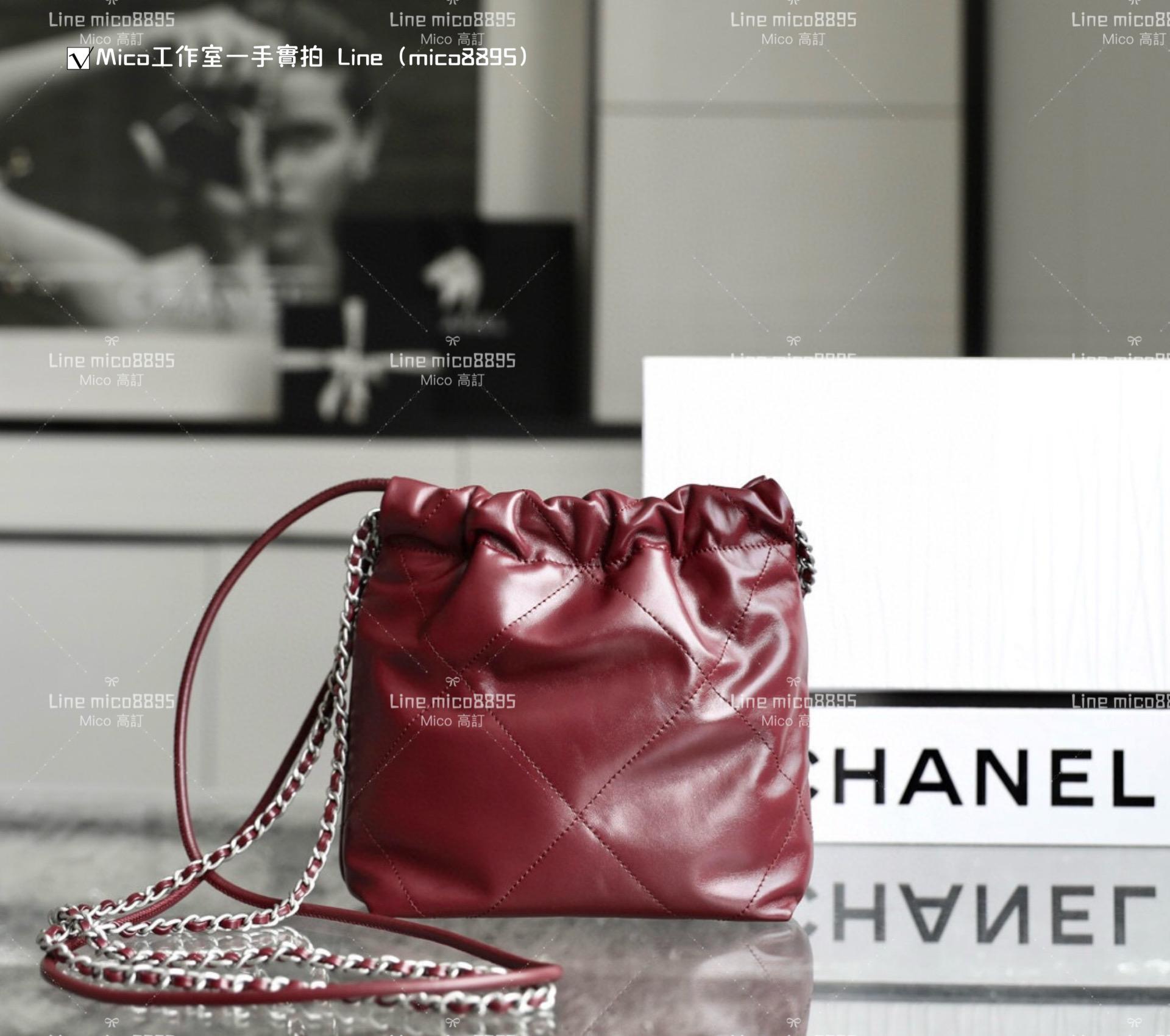 Chanel 手工坊系列 mini22Bag 深紅/銀釦 尺寸：𝟣𝟫*𝟤𝟢*𝟨 𝖼𝗆