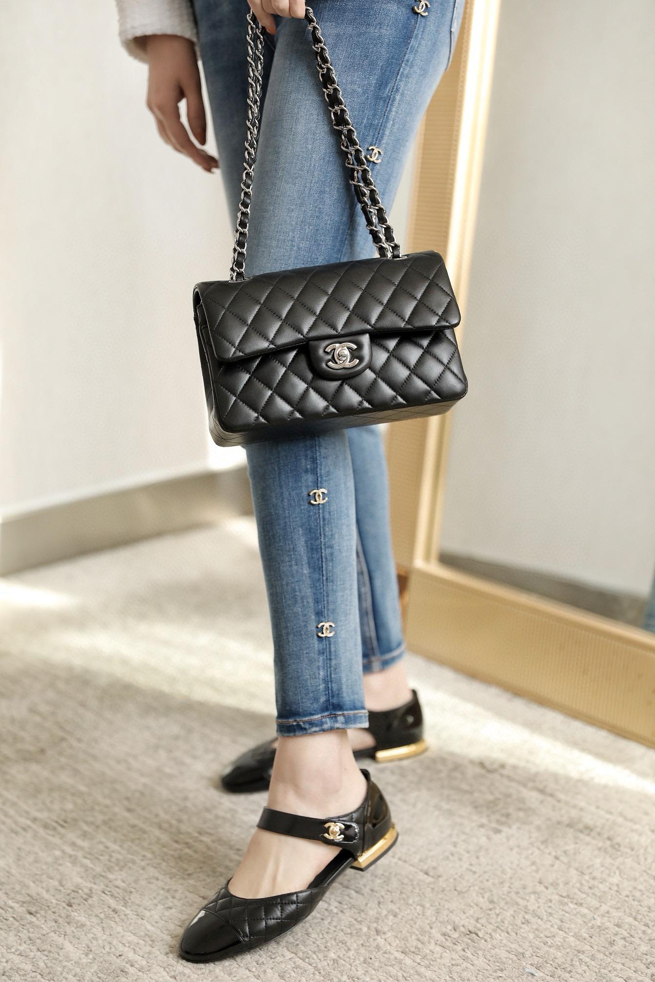 CHANEL Classic Flip Small CF 黑色/羊皮/銀釦 23cm