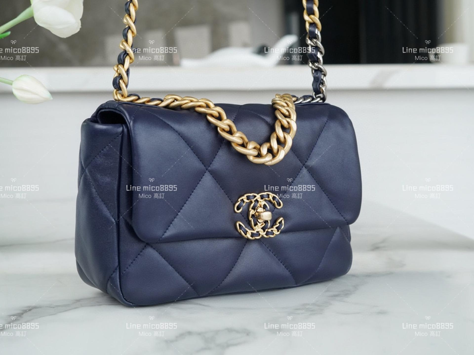 CHANEL 經典款 19Bag 枕頭包 19包 深藍色山羊皮/小號/26cm 老佛爺遺作