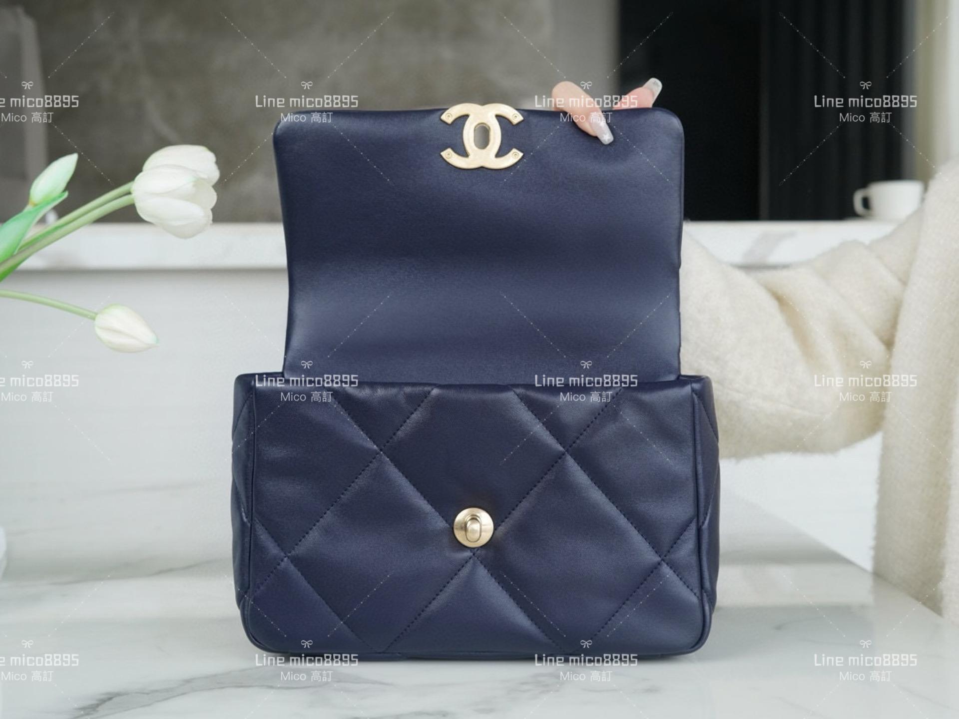 CHANEL 經典款 19Bag 枕頭包 19包 深藍色山羊皮/小號/26cm 老佛爺遺作