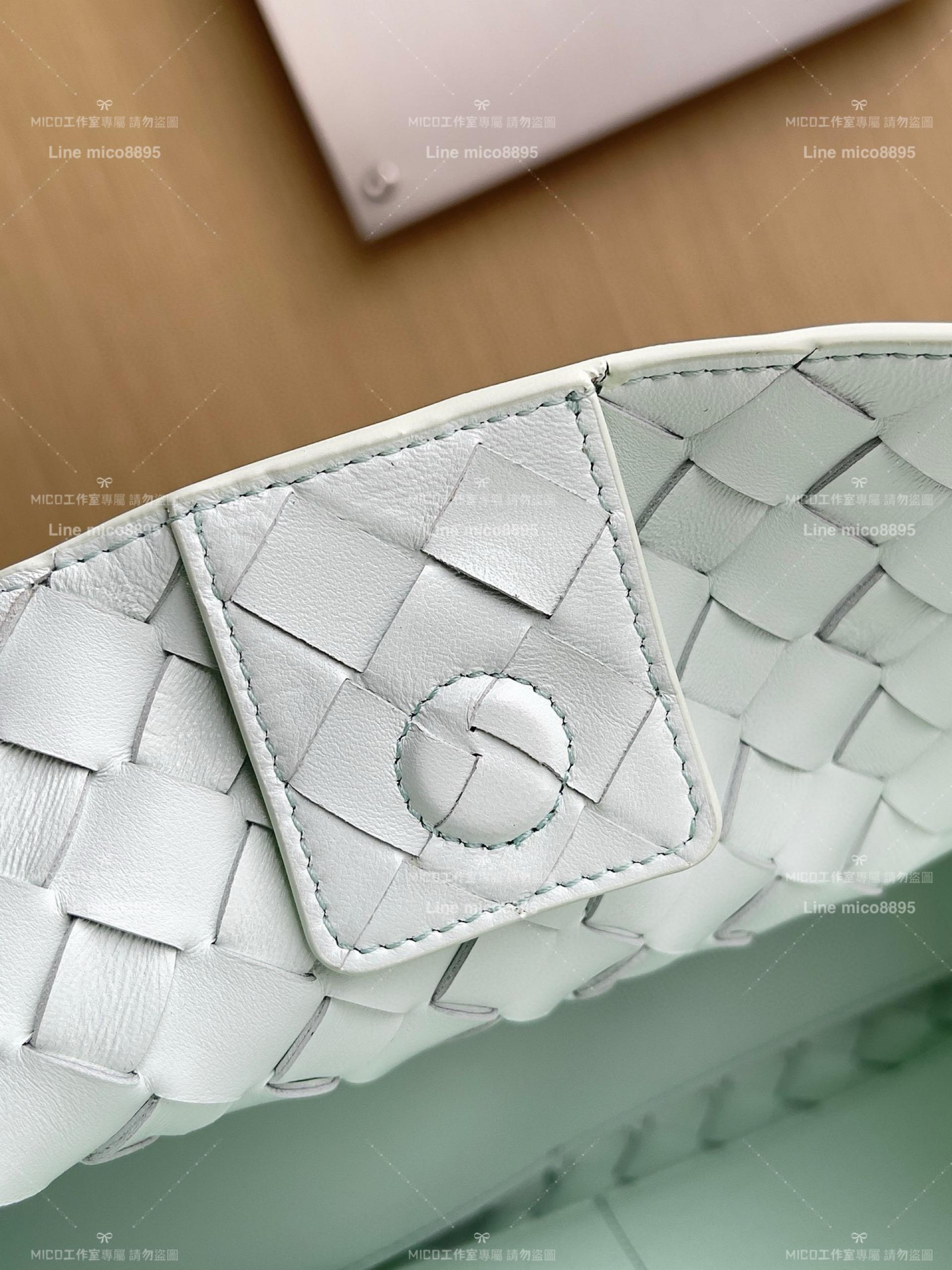 BOTTEGA VENETA BV 冰藍色編織小羊皮中號Andiamo手提包/肩背包 老錢風穿搭 32.5cm