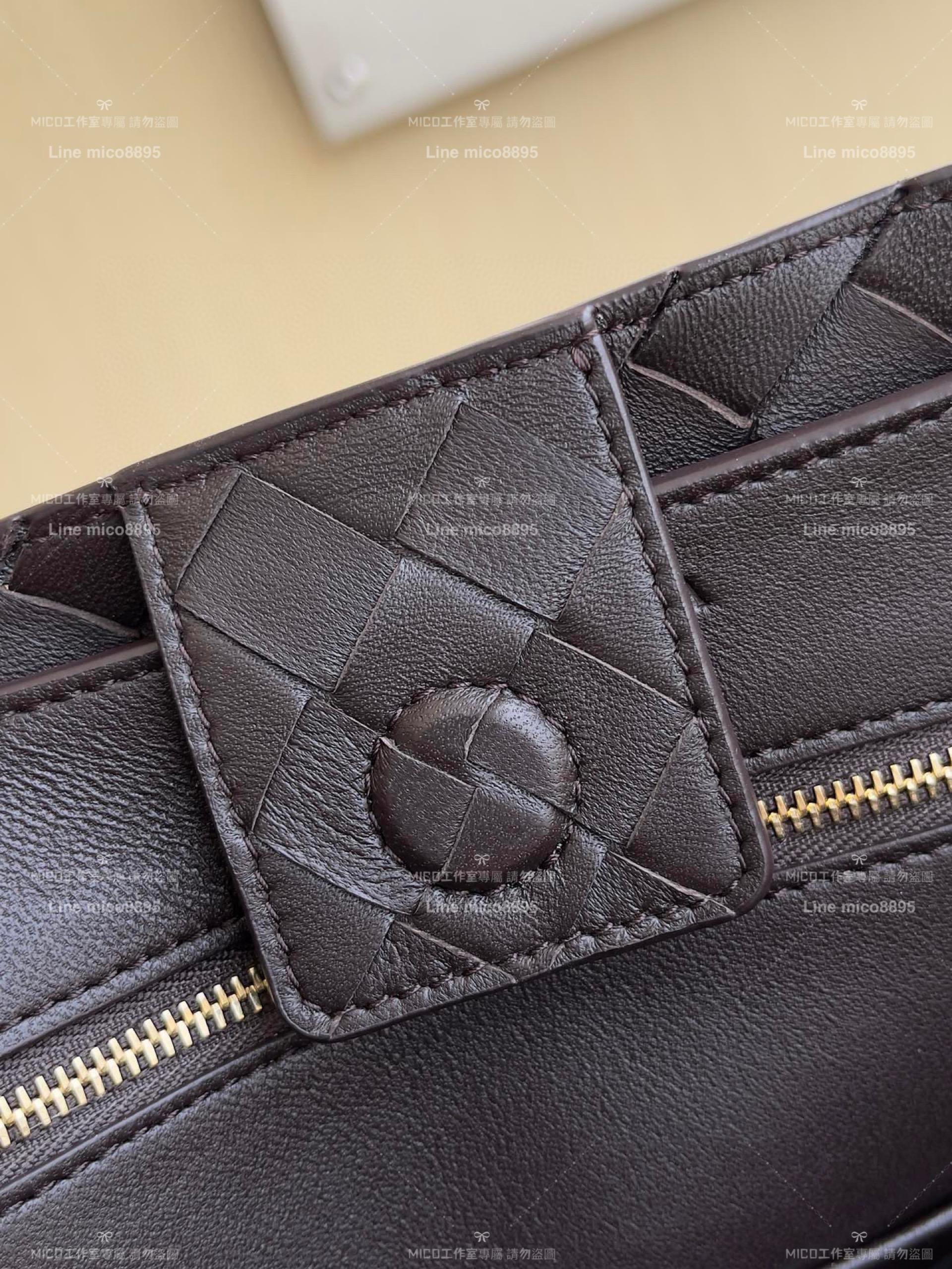 BOTTEGA VENETA BV 巧克力棕 編織小羊皮中號Andiamo手提包/肩背包 老錢風穿搭 32.5cm