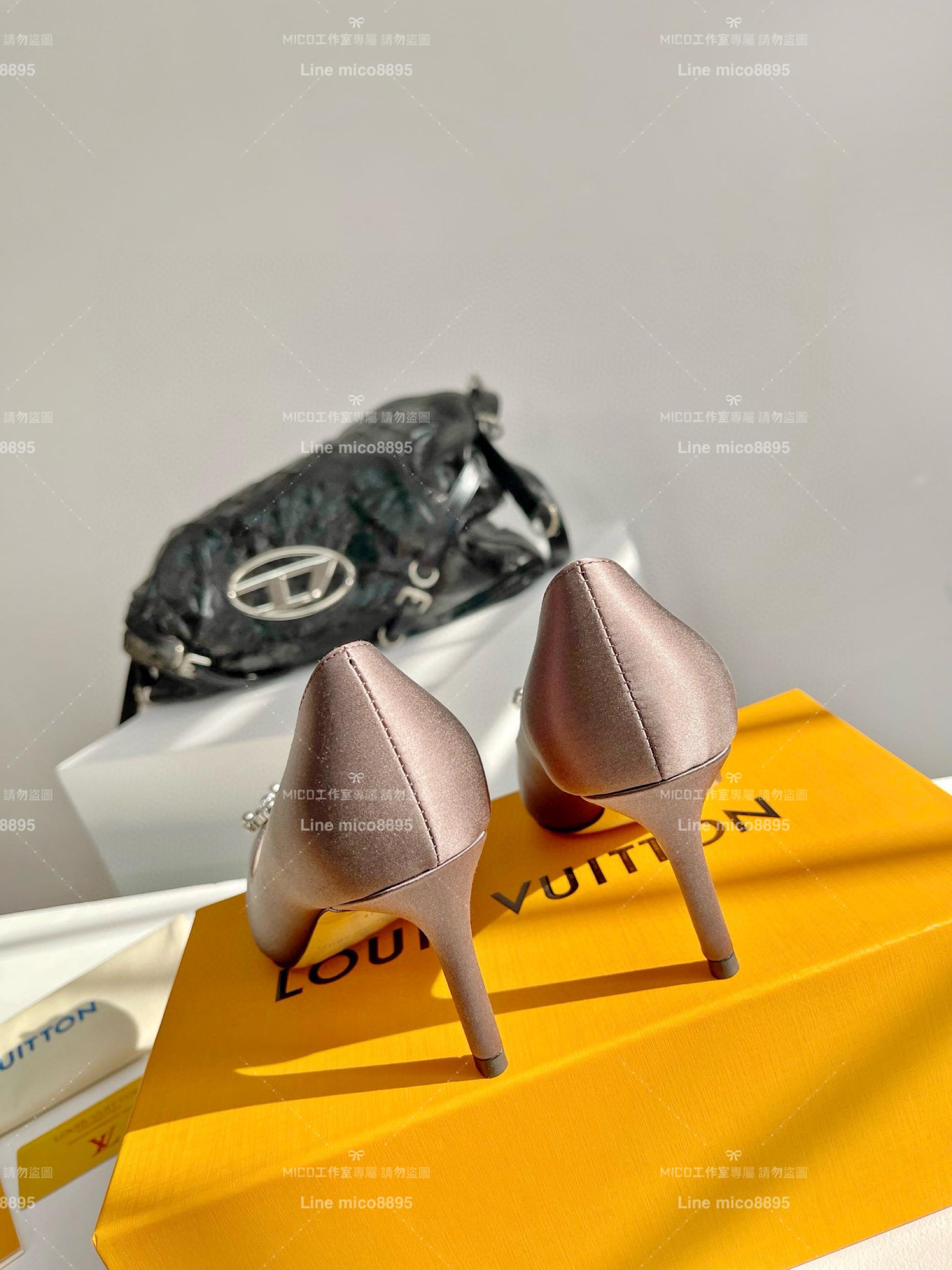 LV  Louis Vuitton  ｜Met系列 藕色 真絲鞋面 鞋頭水鑽/圓鑽釦 尖頭高跟鞋 單鞋 7cm 35-39（40、41、42定制不退換)