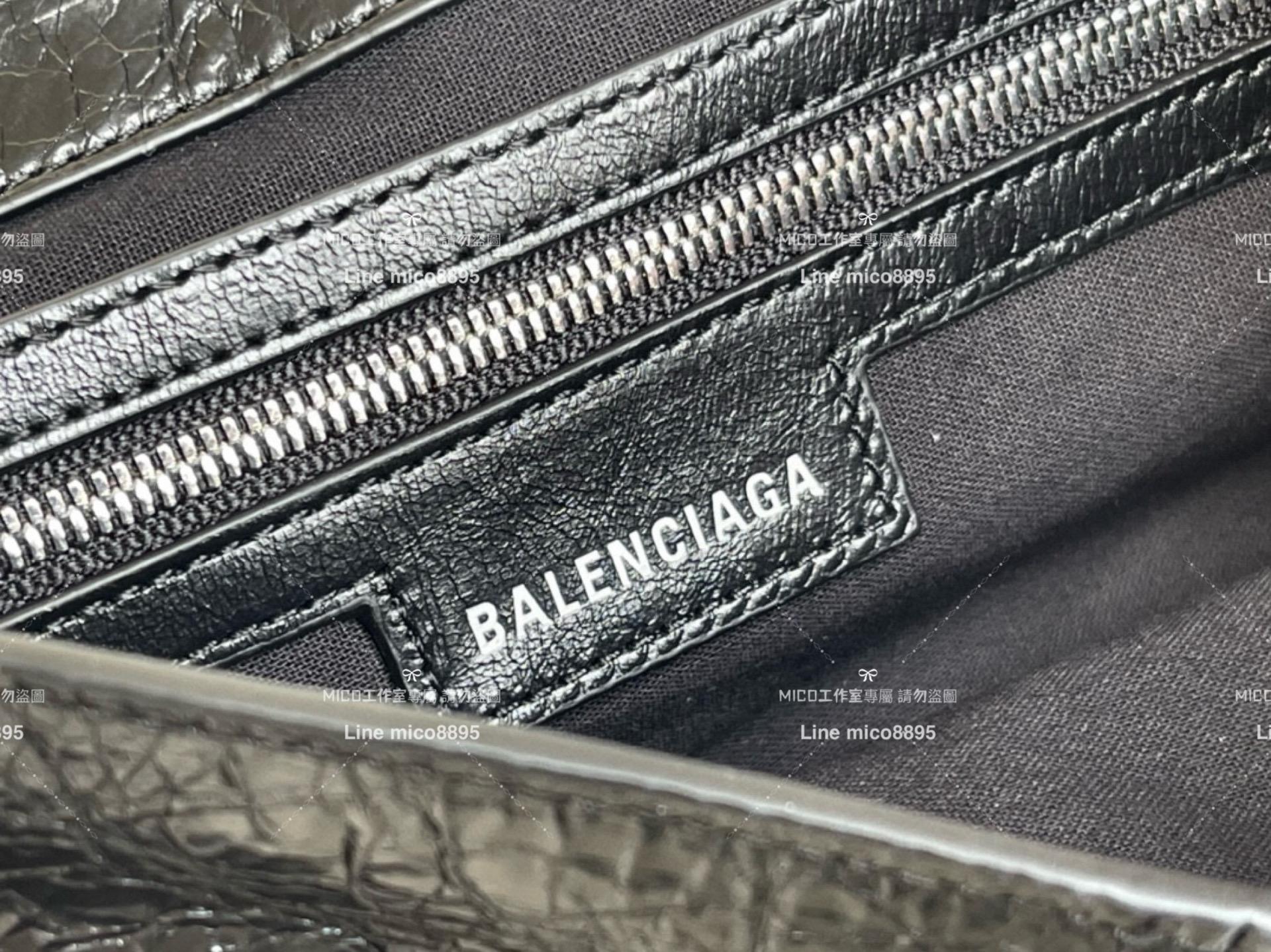 Balenciaga 巴黎世家 黑色 橫款相機機車包 男女同款 24cm 油蠟牛皮革材質