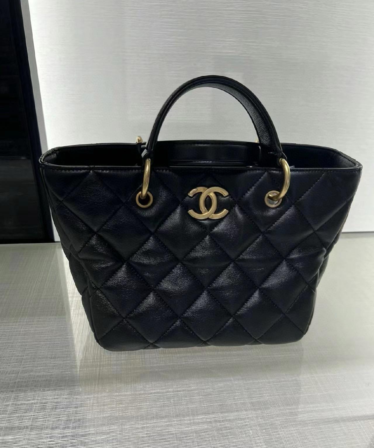 Chanel 香奈兒｜23B 秋冬預告系列 限量版小型購物袋 菜籃子 黑色小牛皮 22cm