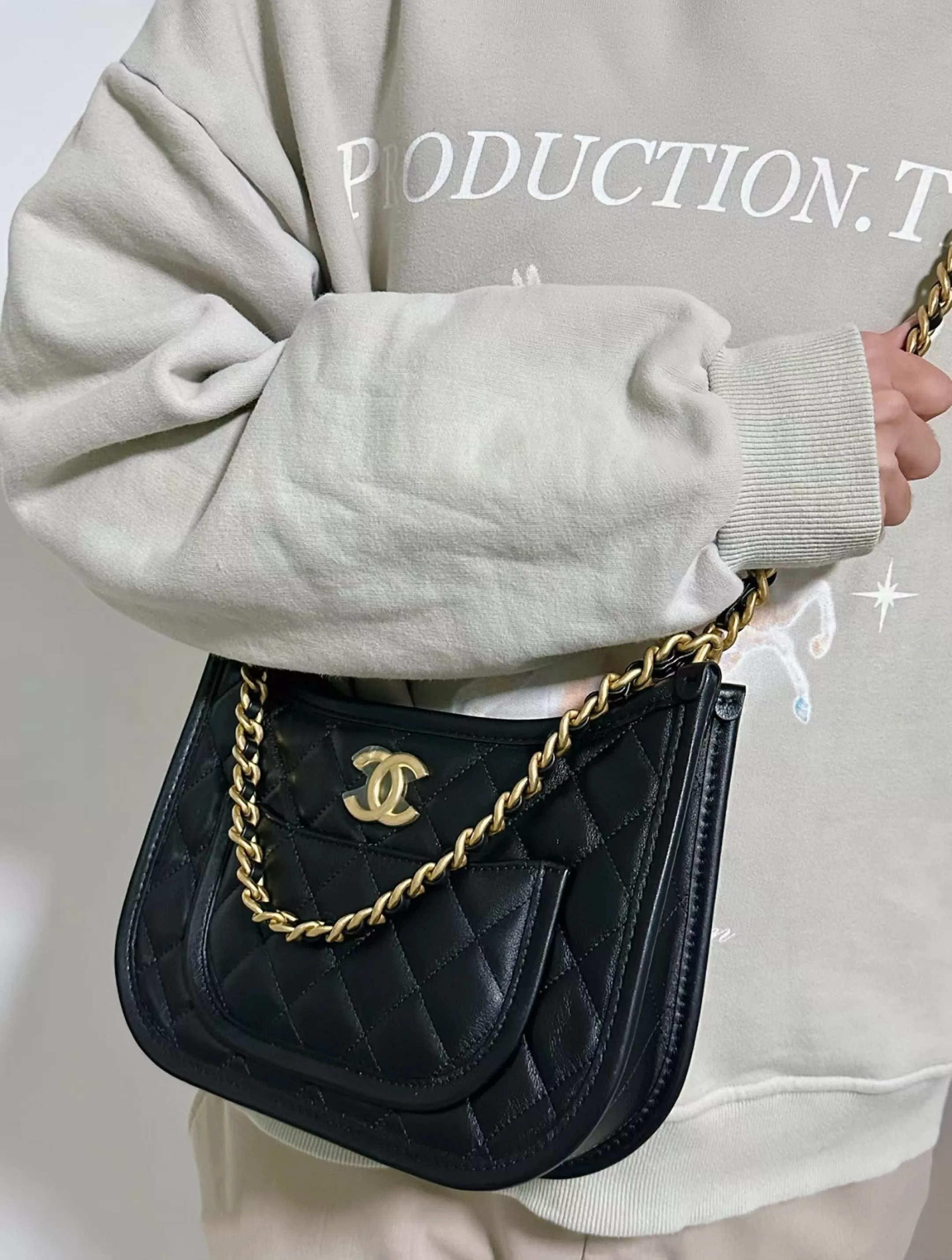 CHANEL 香奈兒 24s 黑色魚子醬牛皮復古嬉皮包 HOBO包 小號24cm