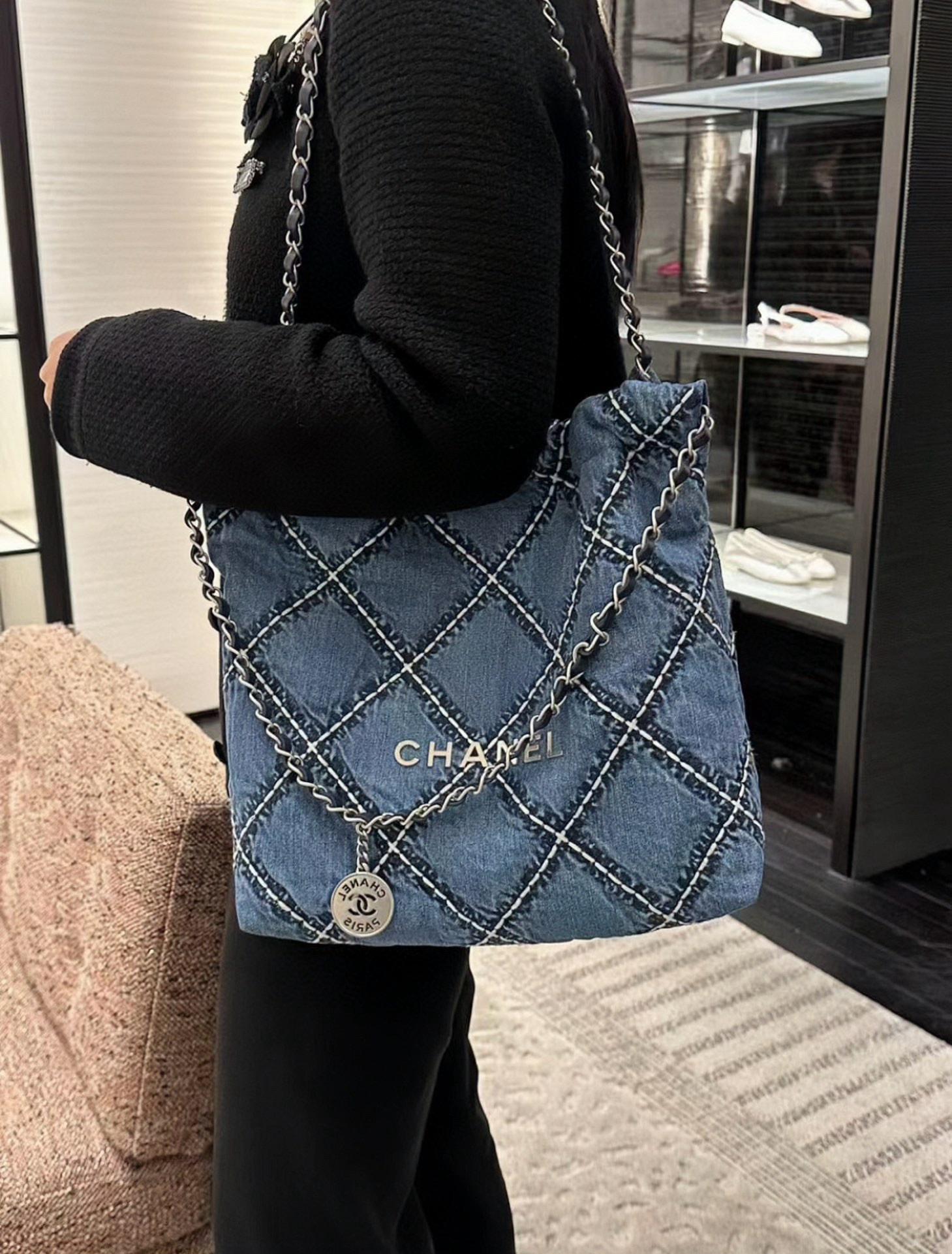 CHANEL 香奈兒 24p 季節限量款 中號 經典菱格絎縫做舊𝟤𝟤bag購物袋 22包 牛仔款