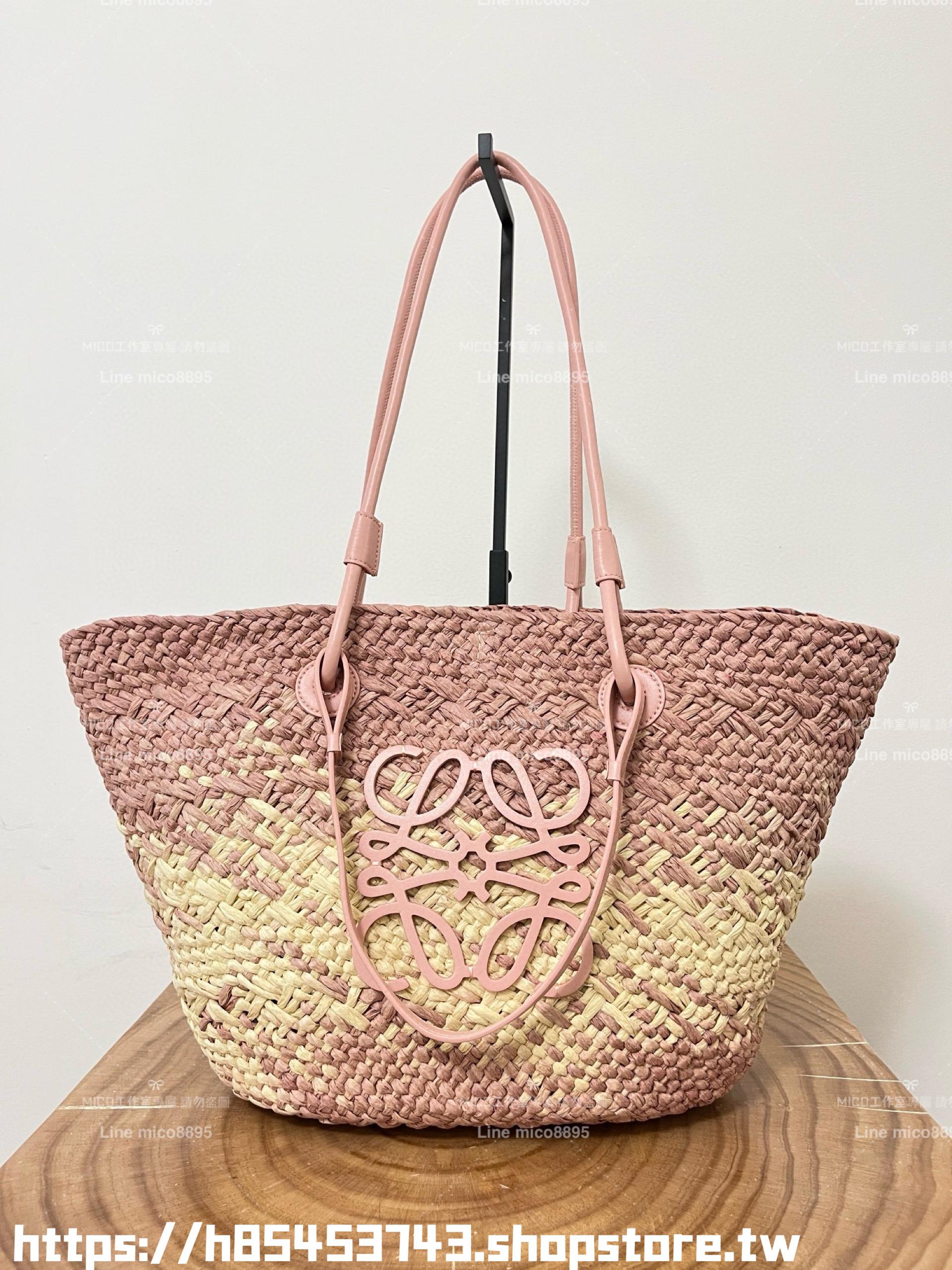 Loewe 草編包大號 櫻花粉 大號伊拉卡棕櫚纖維和牛皮革 Anagram basket bag in iraca palm and calfskin手袋 尺寸：46CM～24CM～15CM