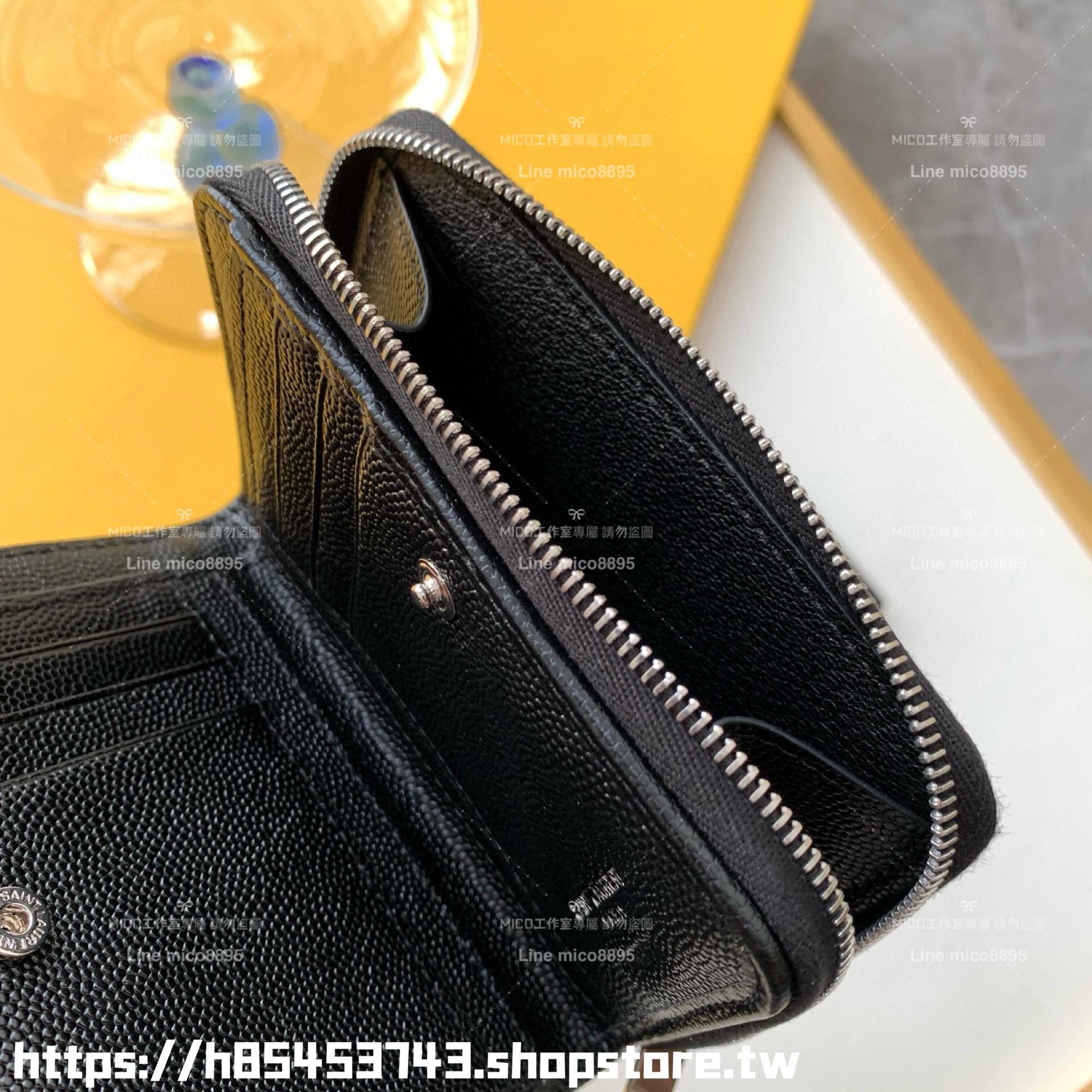 YSL Saint Laurent 黑色魚子醬牛皮/銀釦 LOGO粒面壓紋 山形紋對開短夾