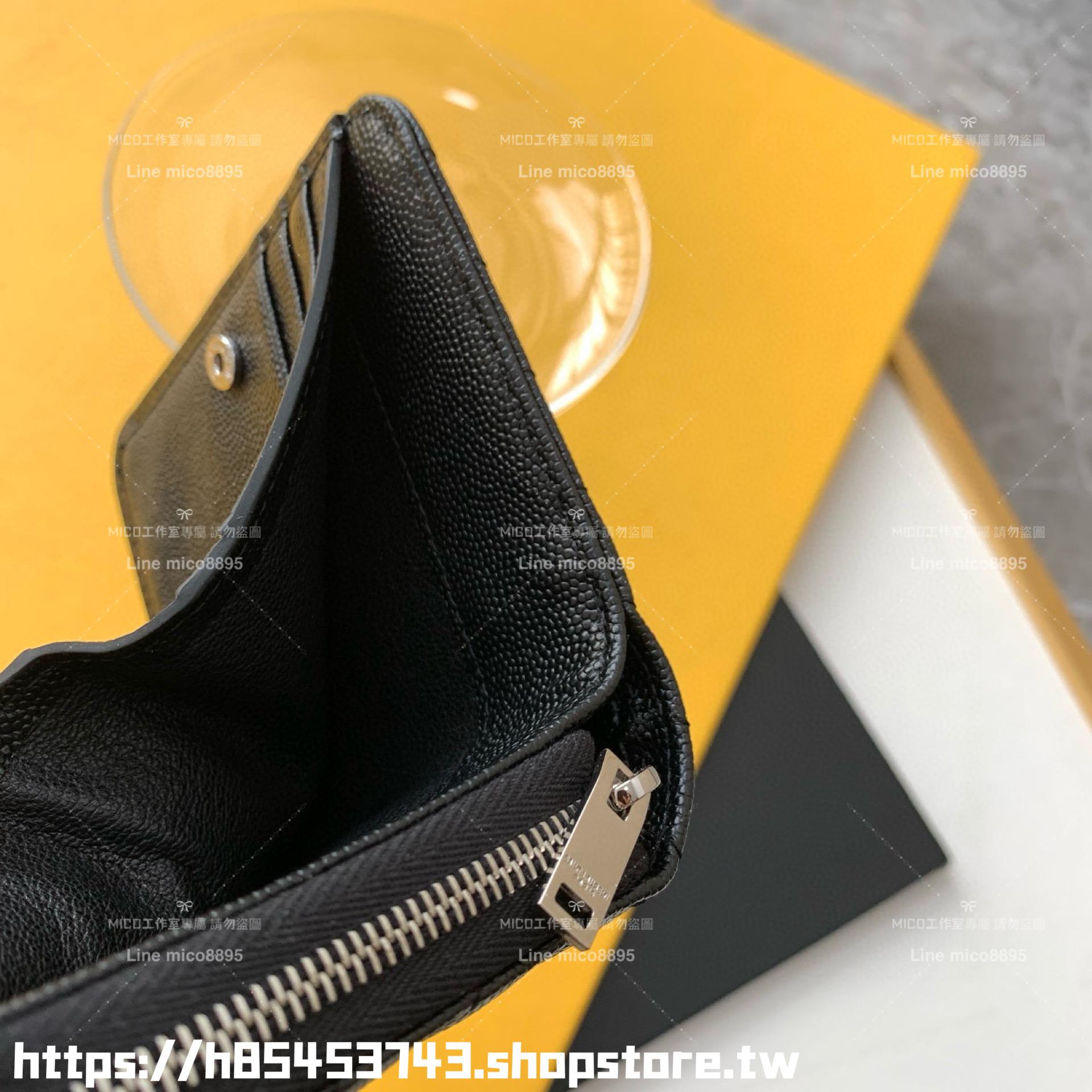 YSL Saint Laurent 黑色魚子醬牛皮/銀釦 LOGO粒面壓紋 山形紋對開短夾