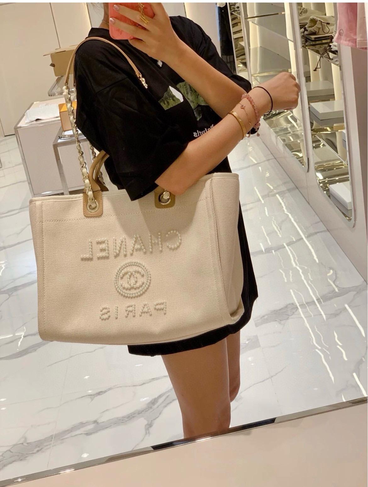 CHANEL 米白色珍珠字母手提肩背沙灘包 購物包 托特包 尺寸：30*39*22cm