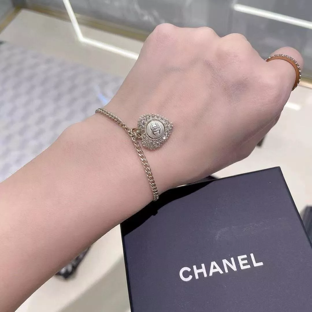 CHANEL 白鑽雙層滿鑽愛心手鍊 施華洛世奇水鑽