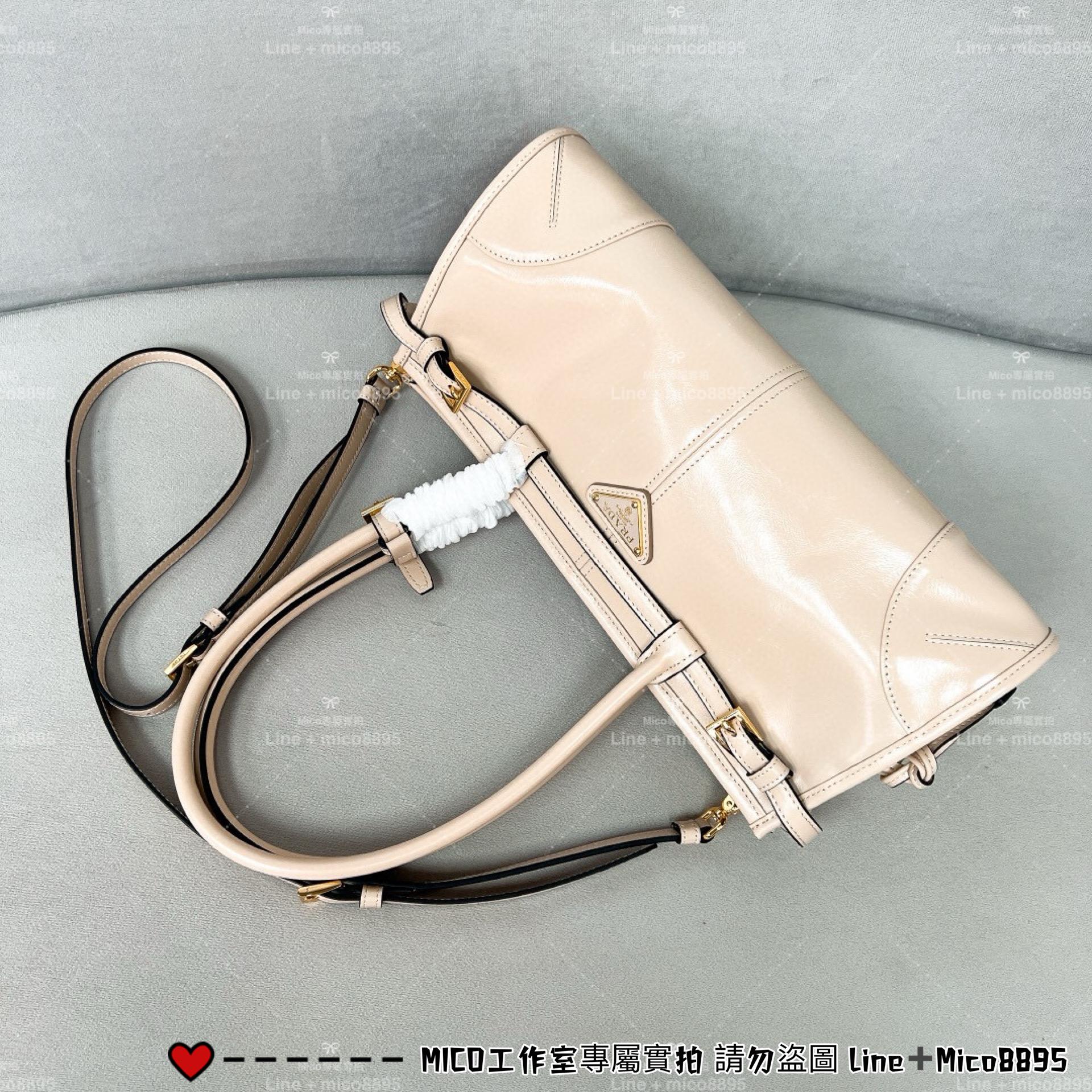 PRADA 長手把 淺杏色 油蠟皮/金色五金 SOFT LUX Bag 小號 32cm