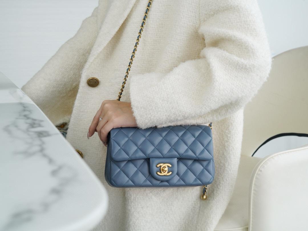 Chanel 香奈兒 新版本硬底款 霧霾藍小羊皮 金球系列 miniCF 20cm 可調節長短