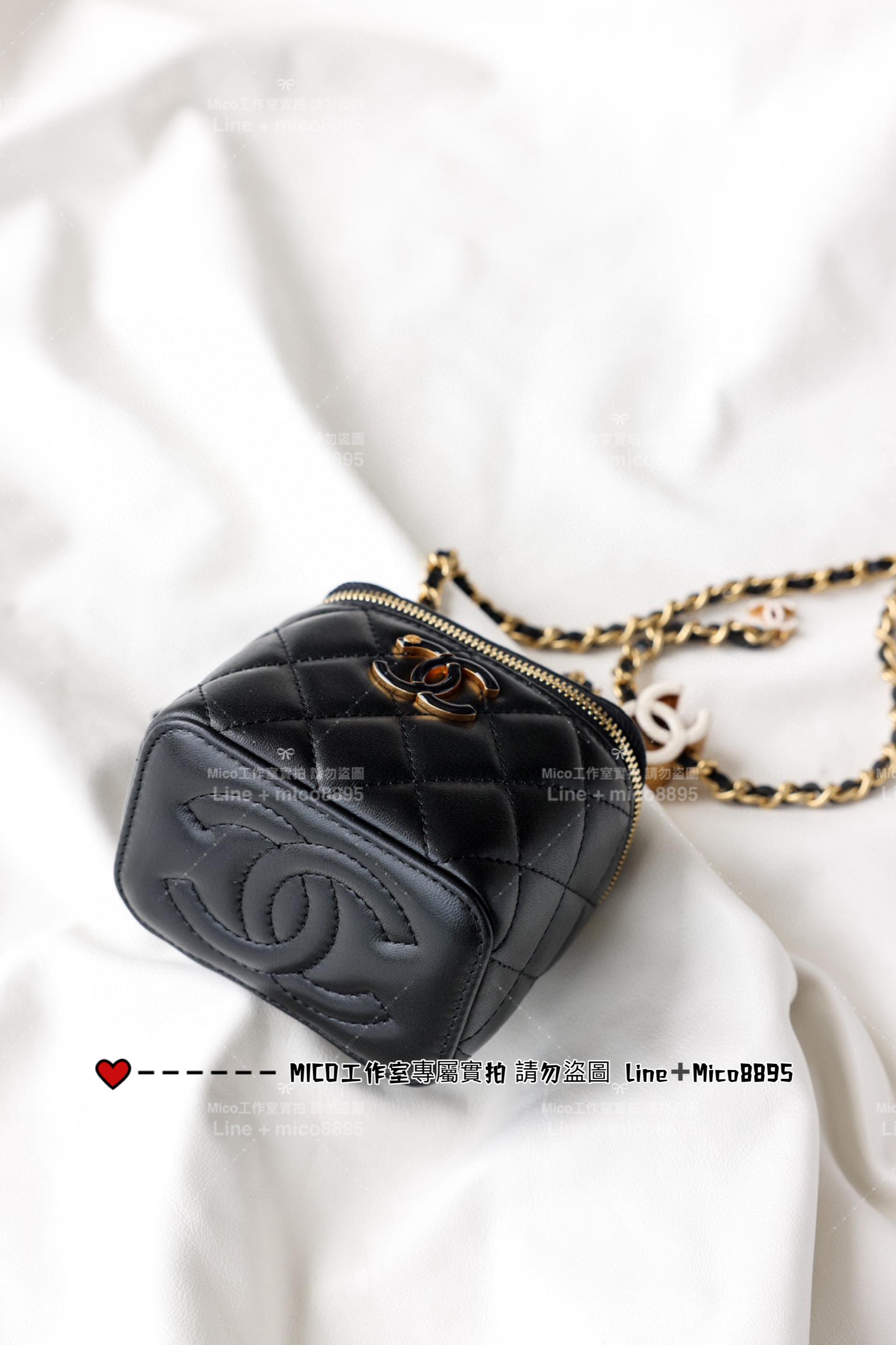 CHANEL 24A手工坊系列 黑色小羊皮可調節雙C琺瑯釦小盒子 11cm