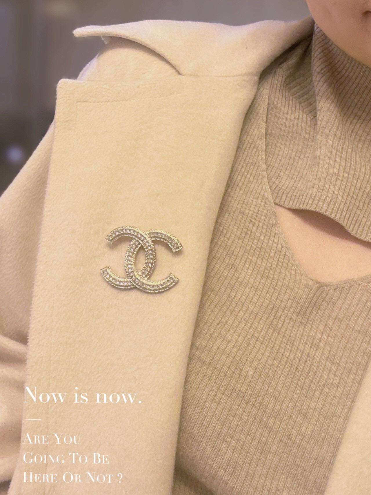 Chanel 方塊金屬錫紙感 雙C胸針/別針