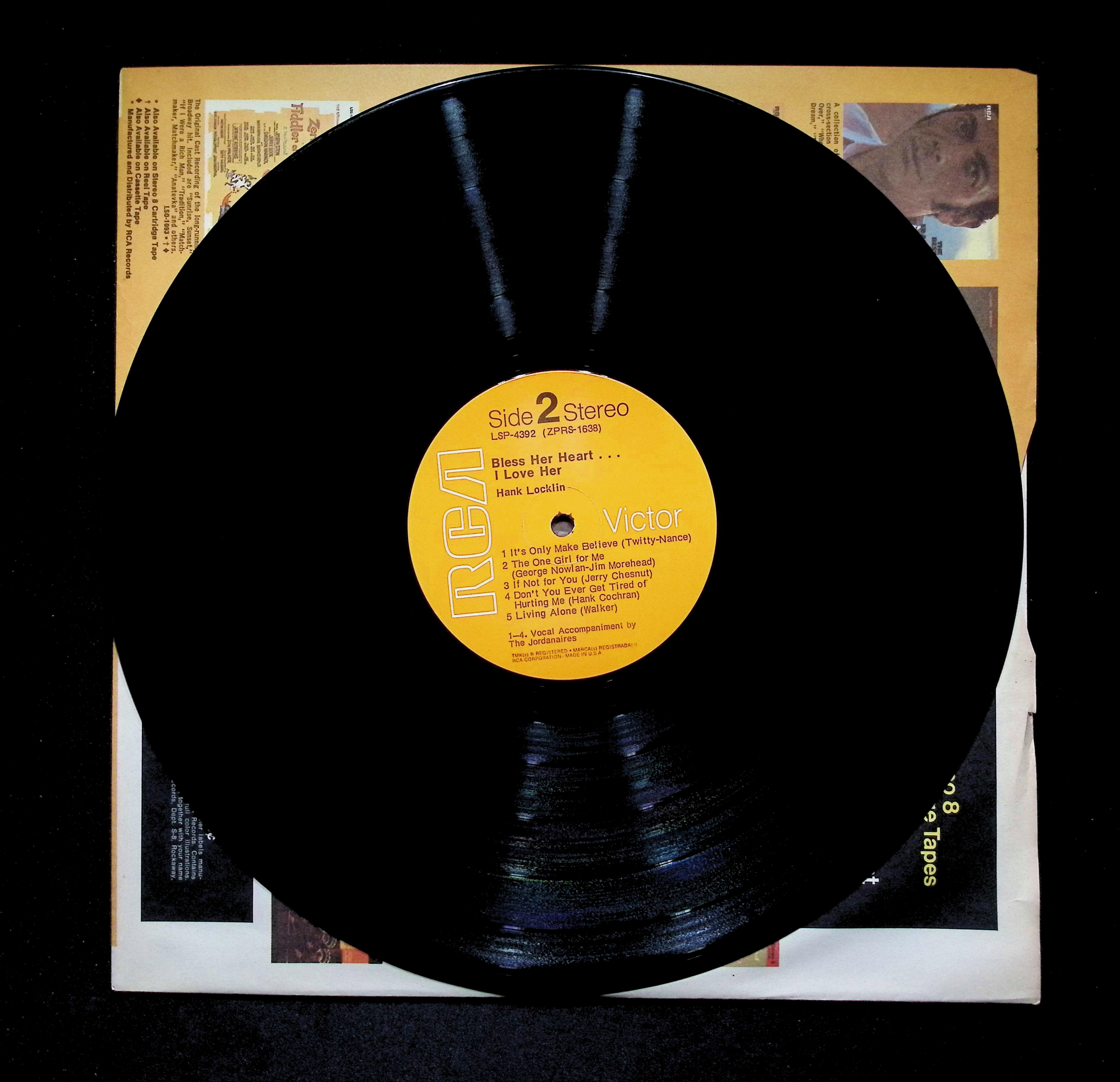 Hank Locklin - Bless Her Heart... I Love Her (1970) LSP-4392 LP Vinyl — image 4