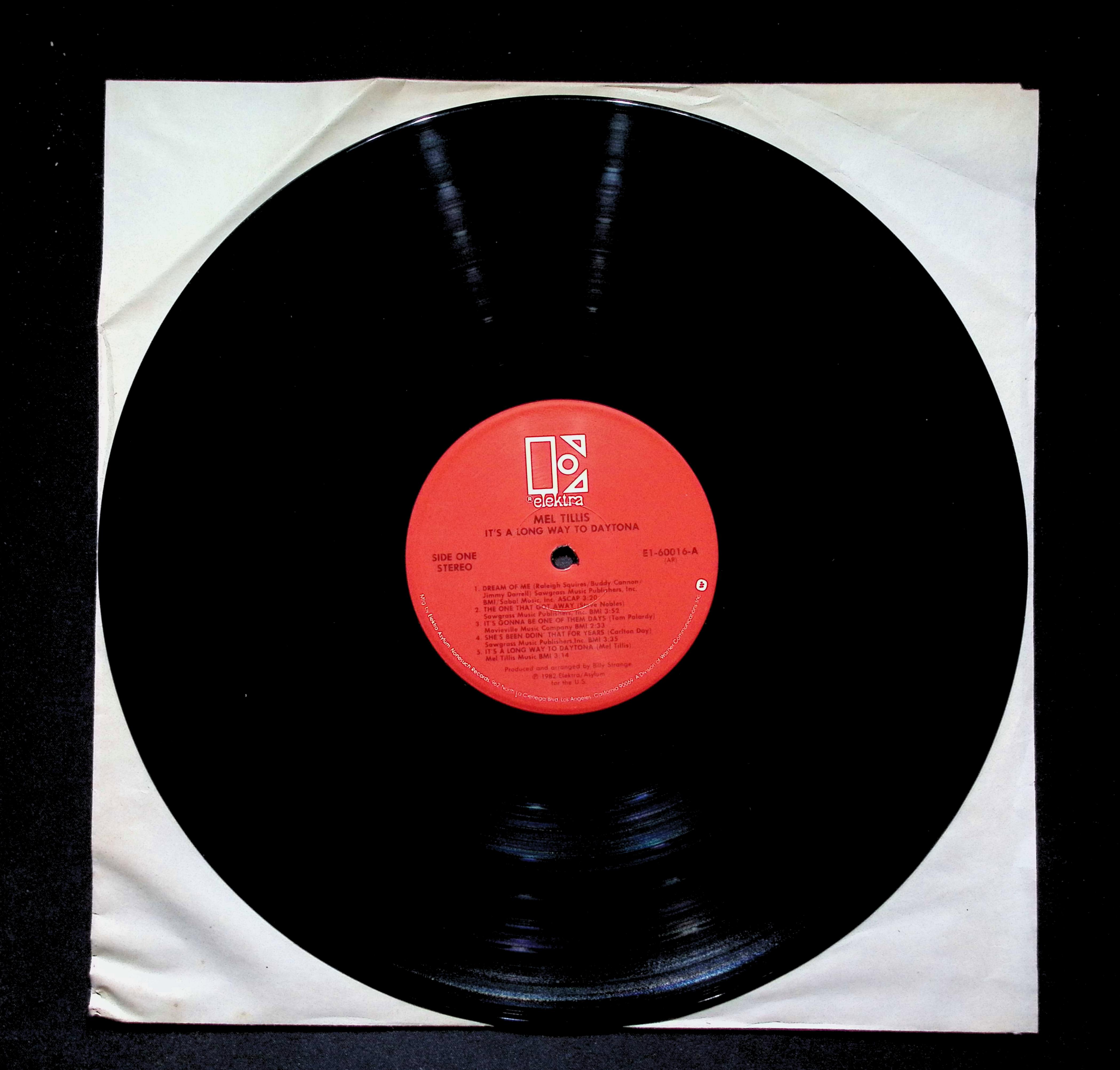 Mel Tillis It's A Long Way To Daytona LP 1982 E1-60016 Folk, World — image 5