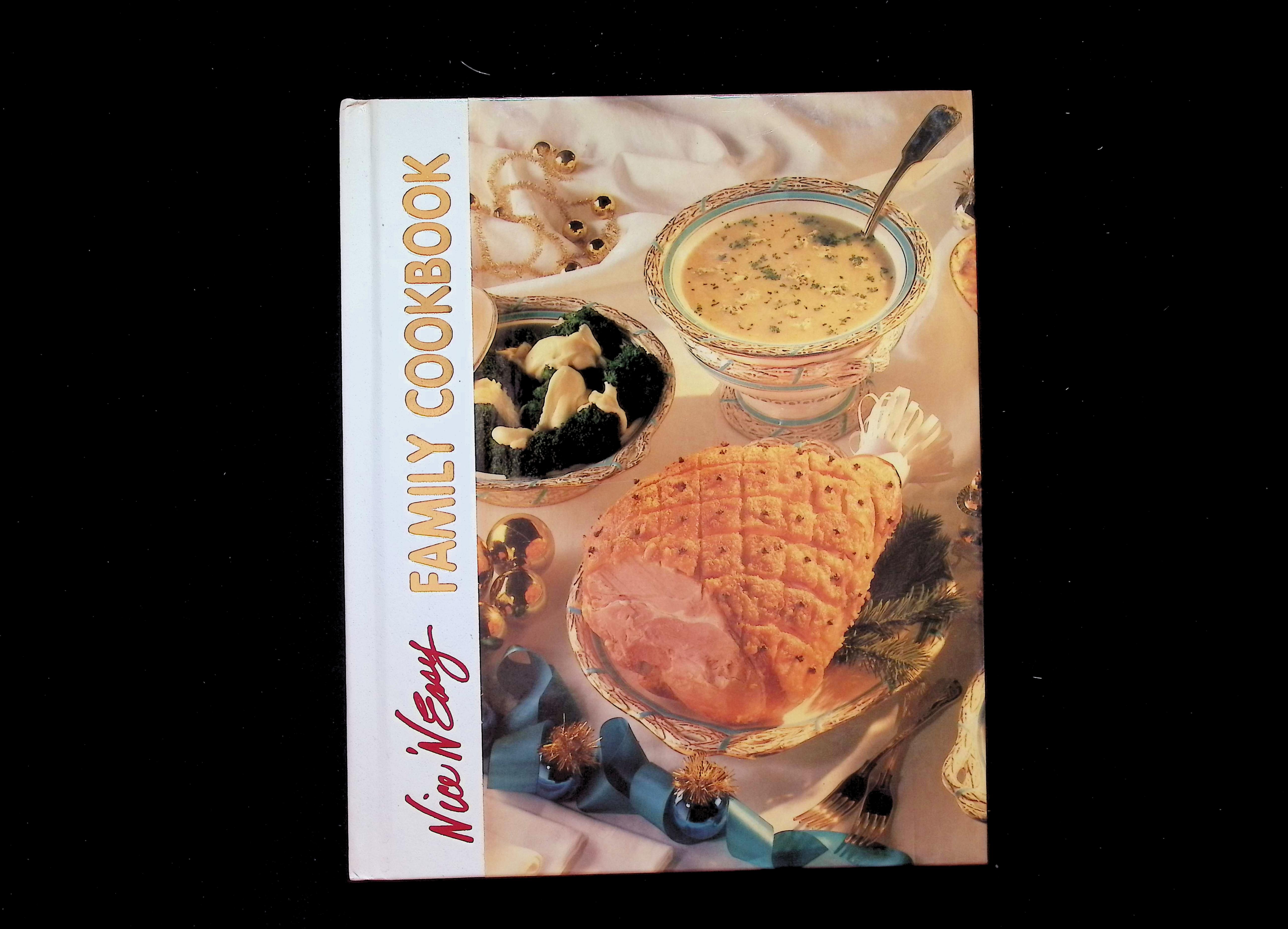 Nice 'N Easy Family Cookbook, Volume 22: Entertaining for Special Occasions