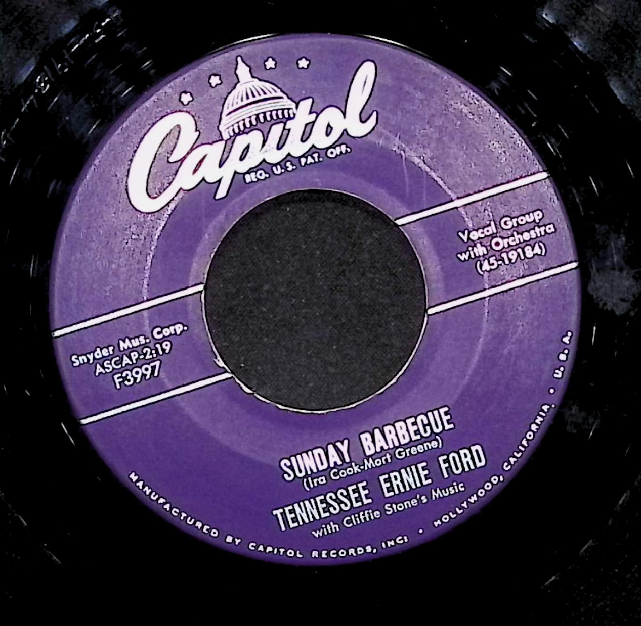 Tennessee Ernie Ford Love Makes The World Go 'Round F3997 VG 45rpm Vinyl Record — image 2