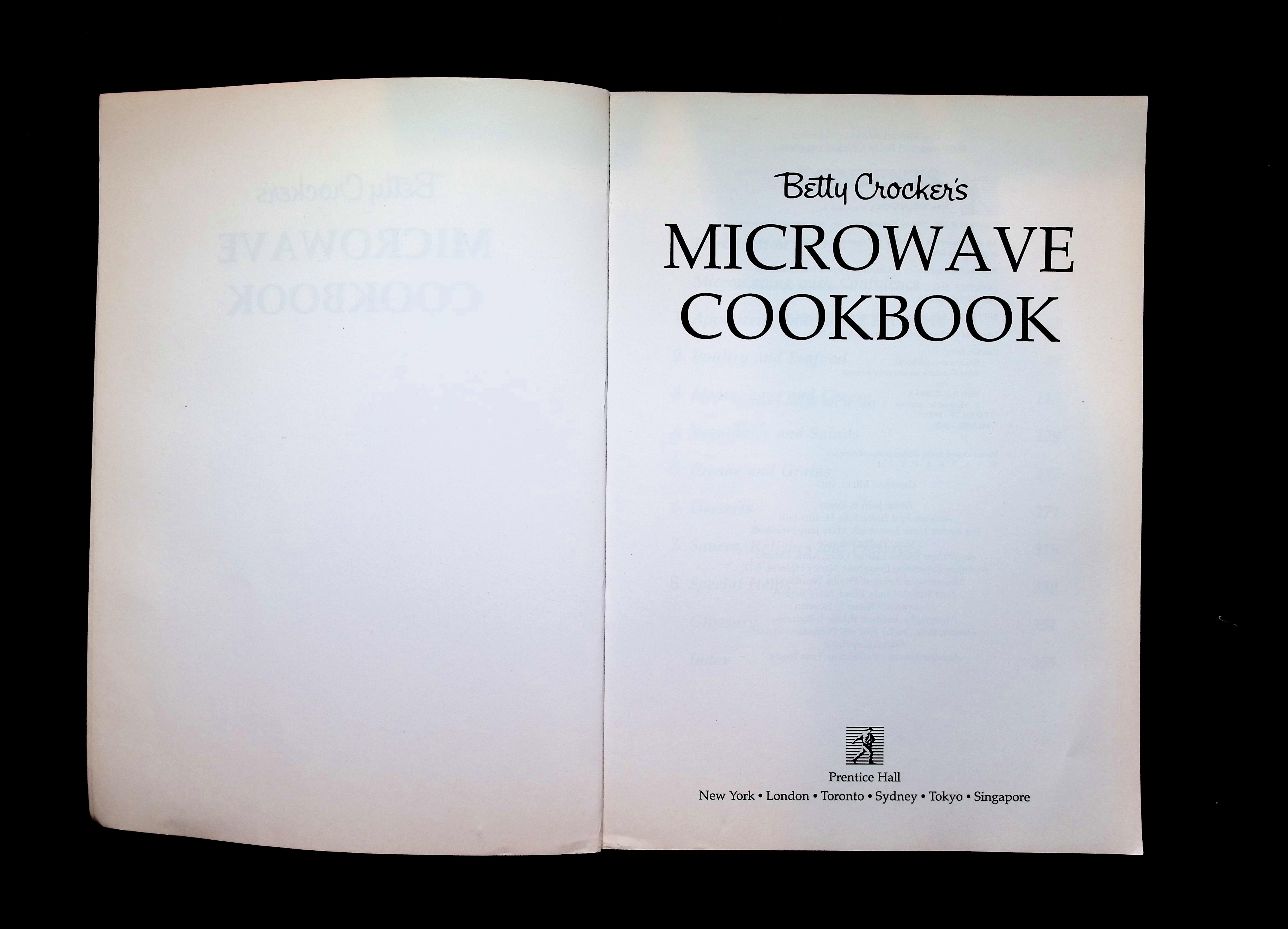 Betty Crocker's Microwave Cookbook — image 2