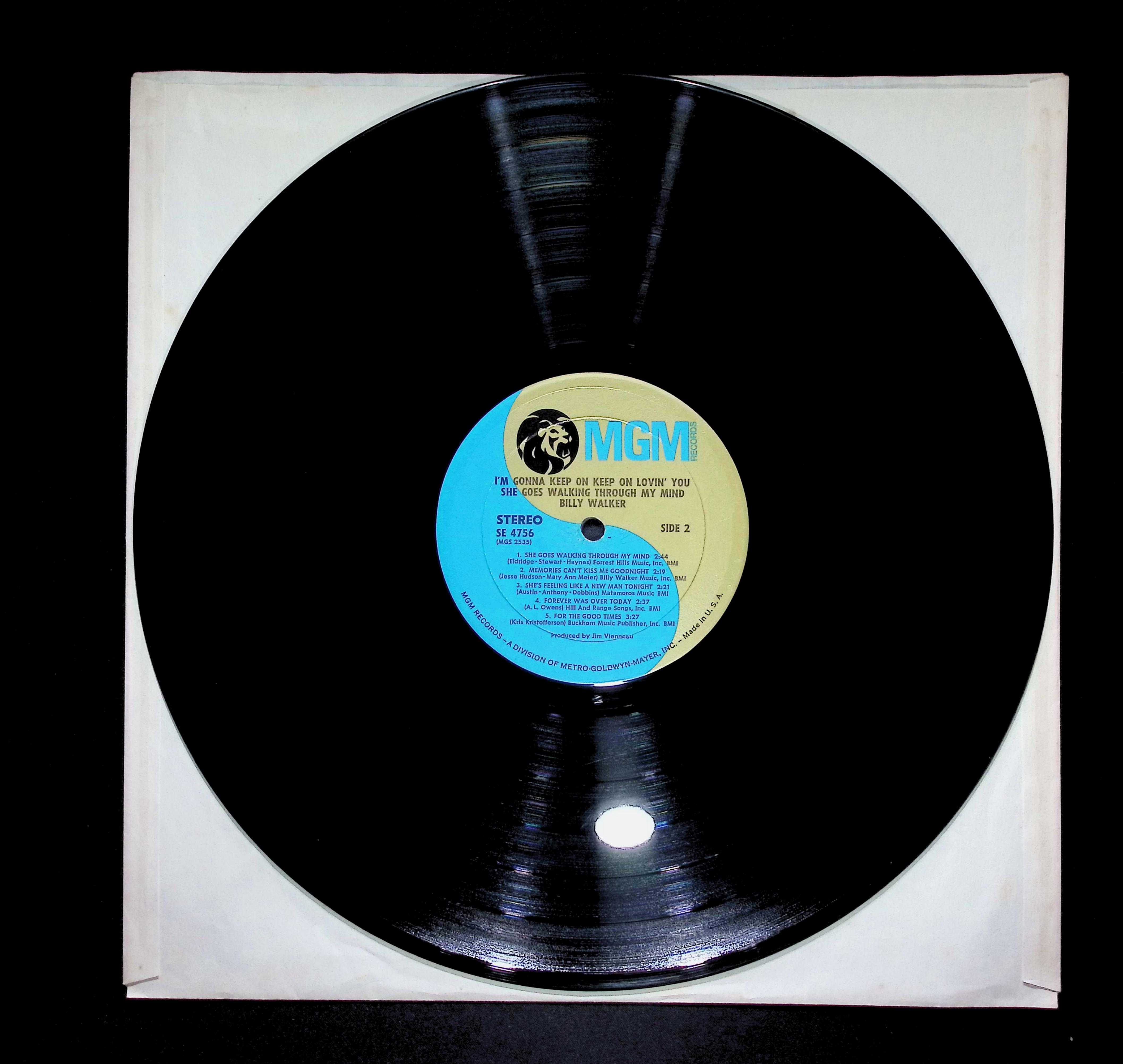 Billy Walker I'm Gonna Keep On Lovin' You 12" LP 1971 SE 4756 — image 5