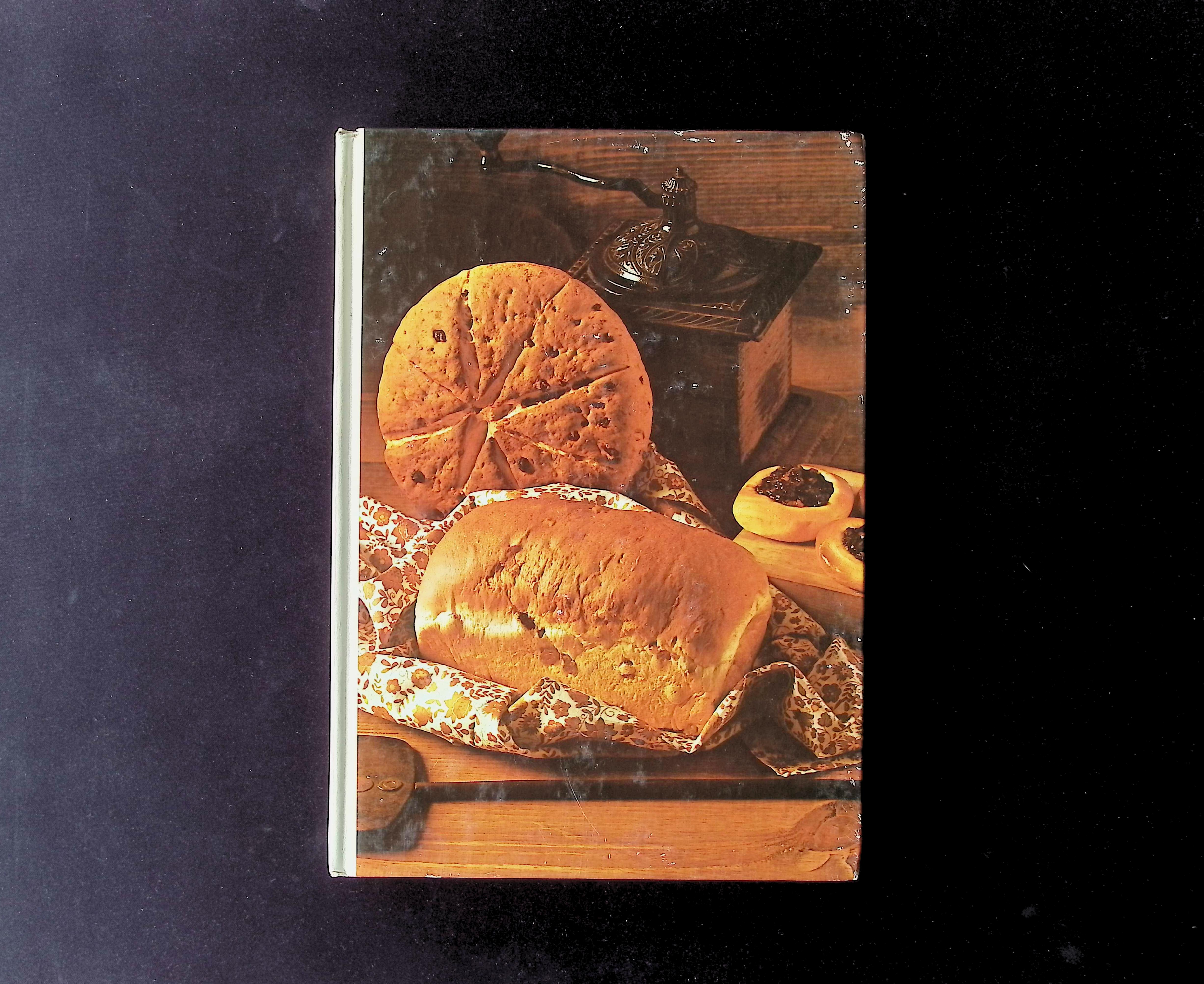 The Breads Cookbook (Southern Living Cookbook Library)