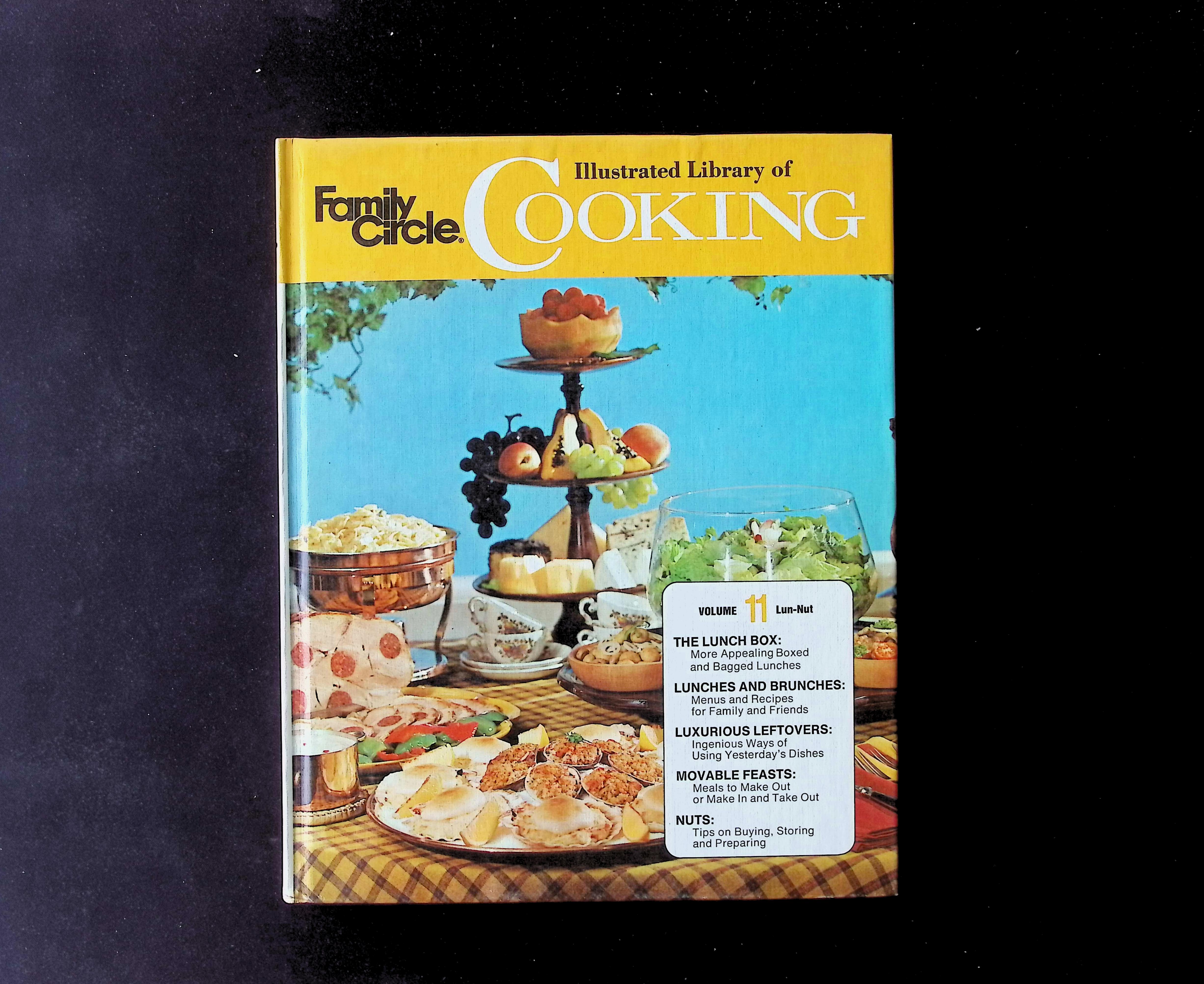 Family Circle Illustrated Library of Cooking, Volume 11: Lun-Nut