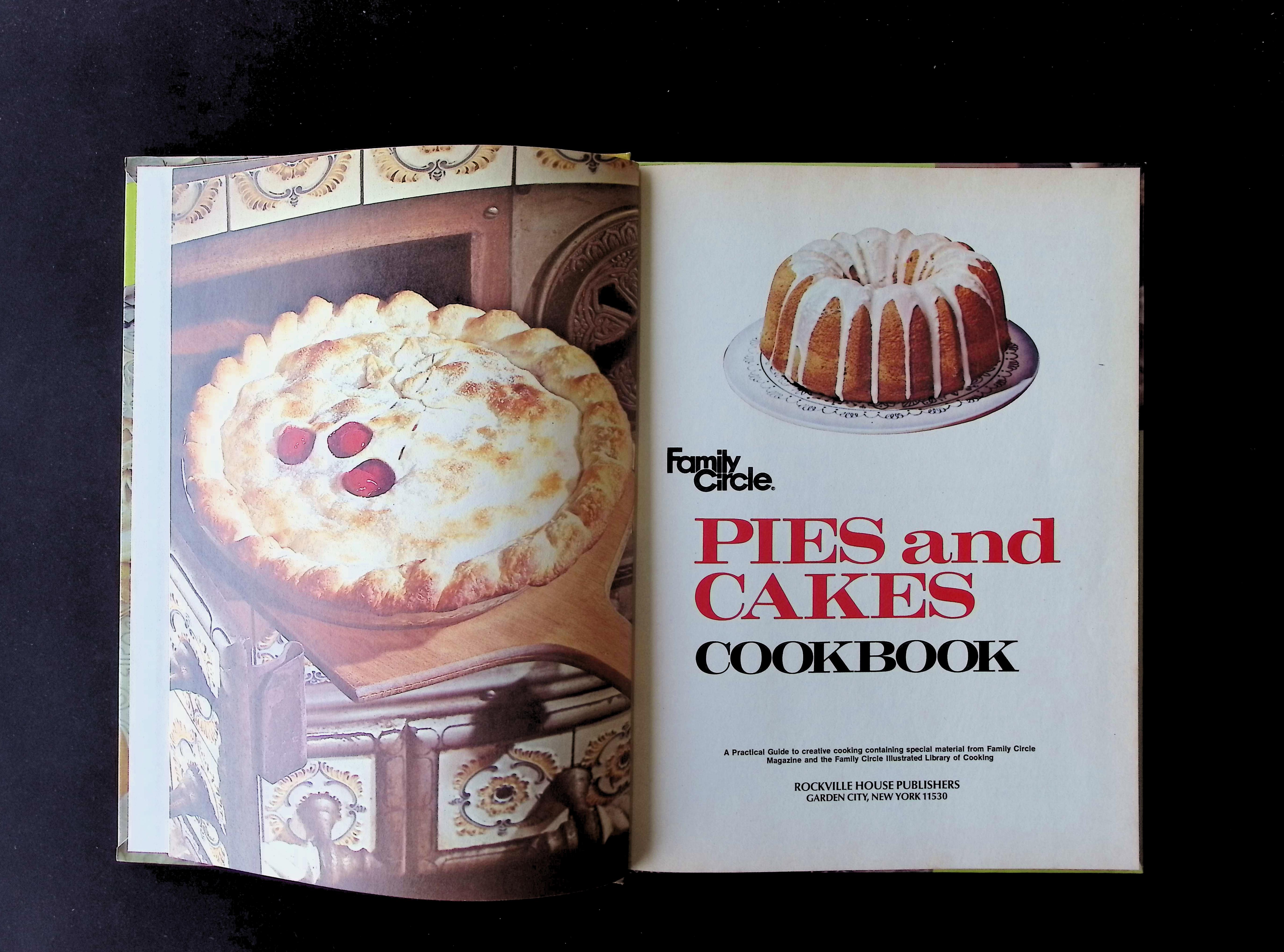 Family Circle Pies and Cakes Cookbook — image 2