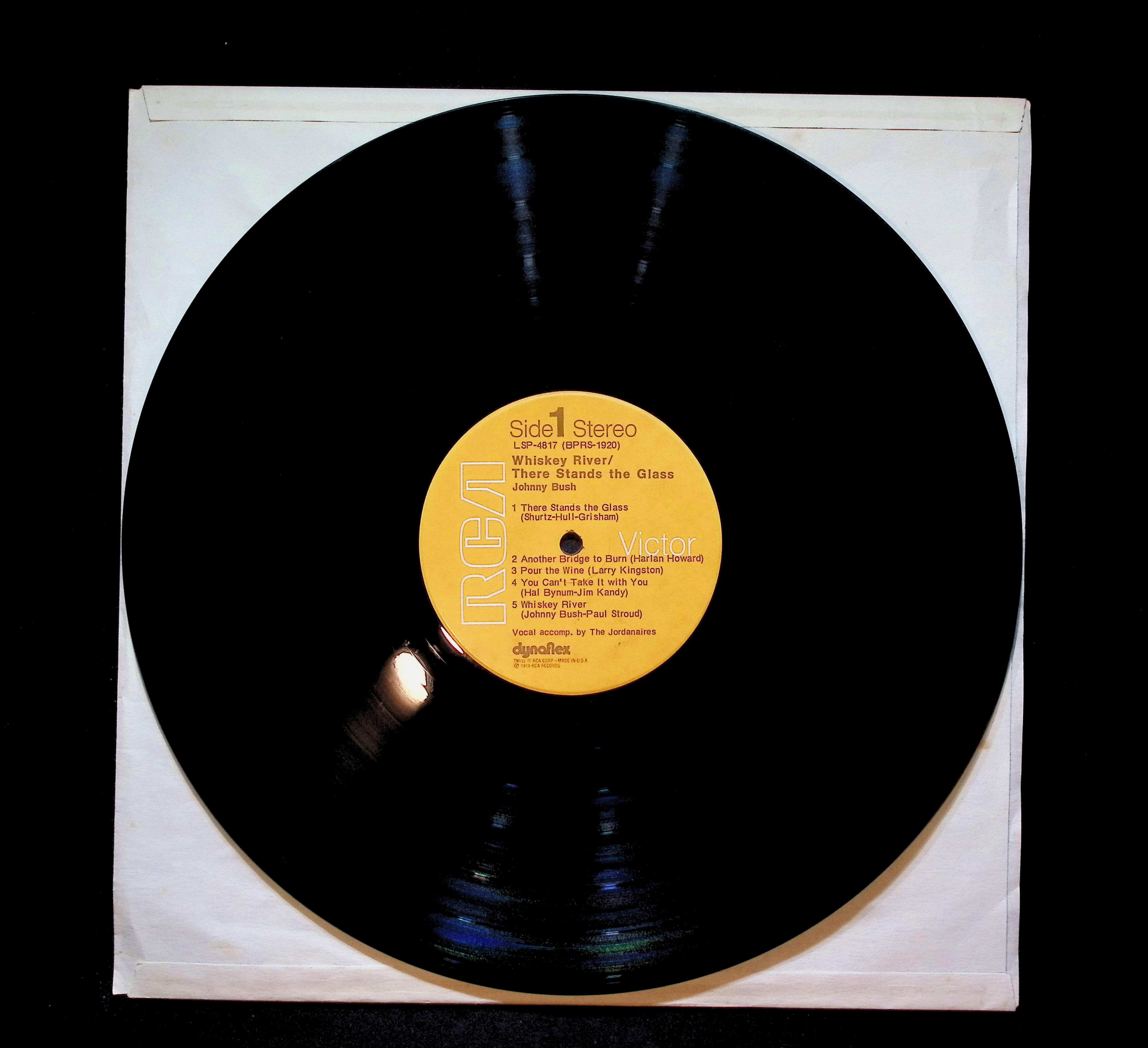 Johnny Bush Whiskey River / There Stands The Glass 12" LP 1973 LSP-4817 Folk, World, & Country — image 3