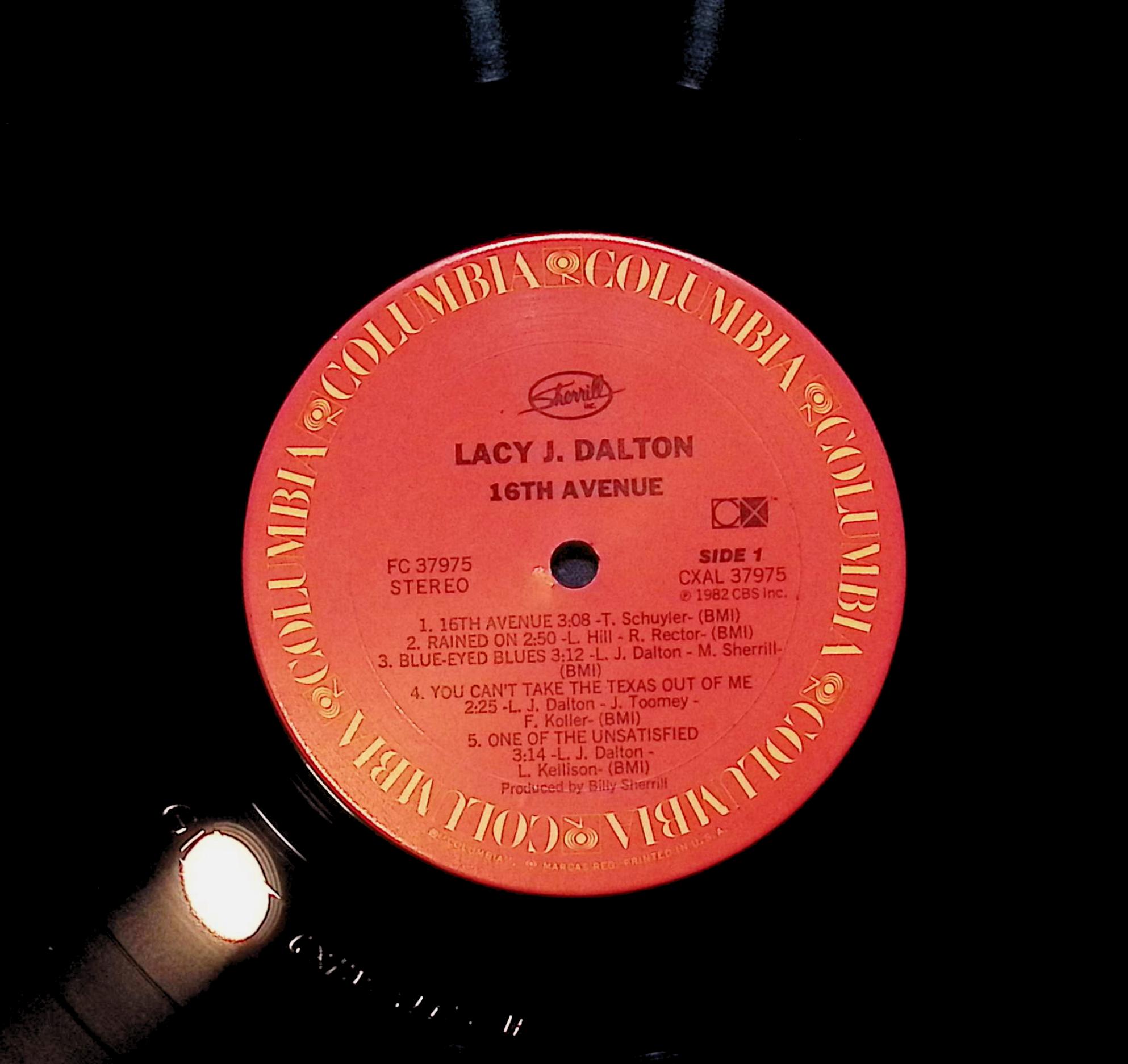 Lacy J. Dalton 16th Avenue 12" LP 1982 FC 37975 Folk, World, & Country — image 2