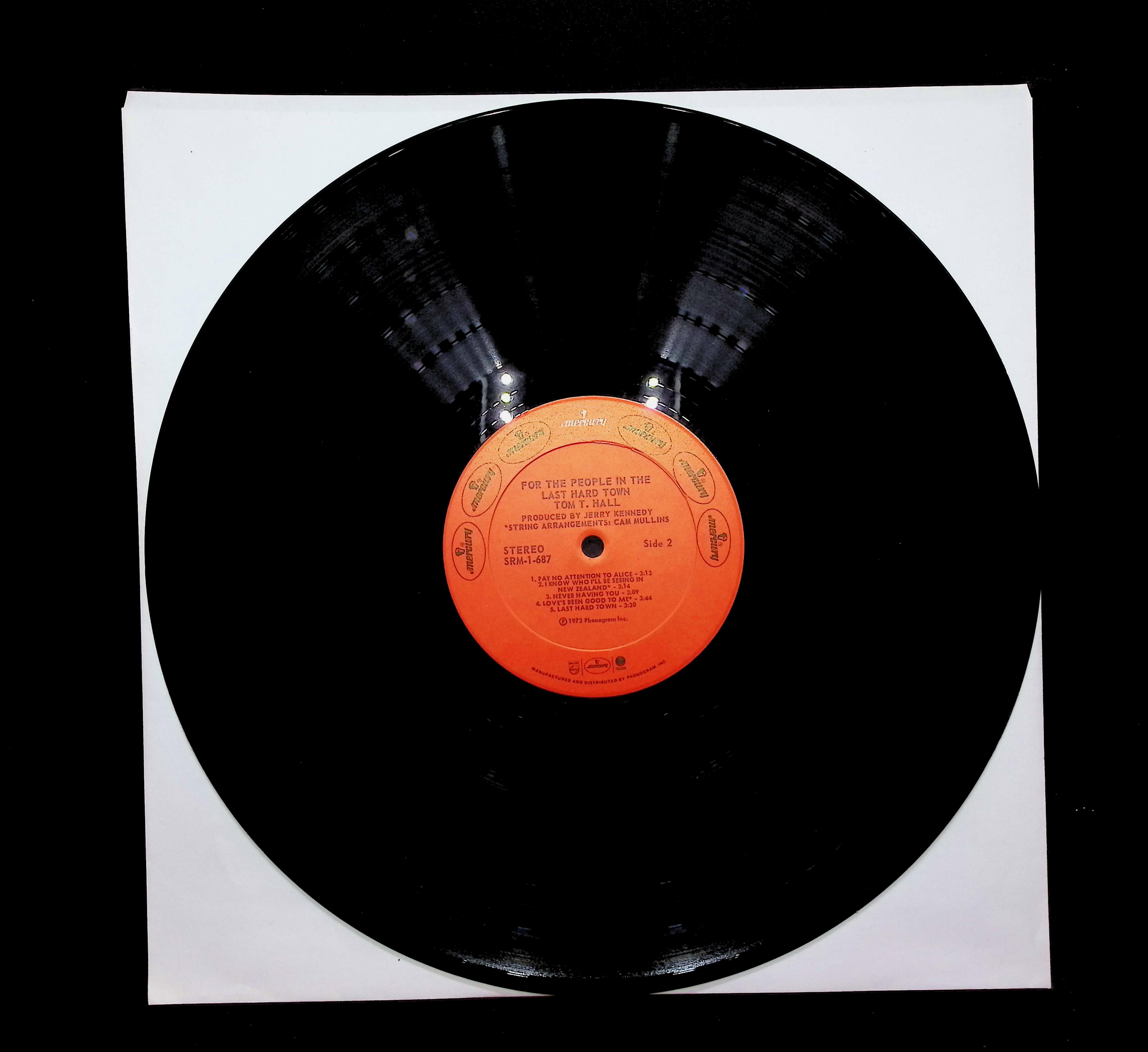 Tom T. Hall For The People In The Last Hard Town 12" LP 1973 SRM-1-687 Folk, World, & Country — image 3
