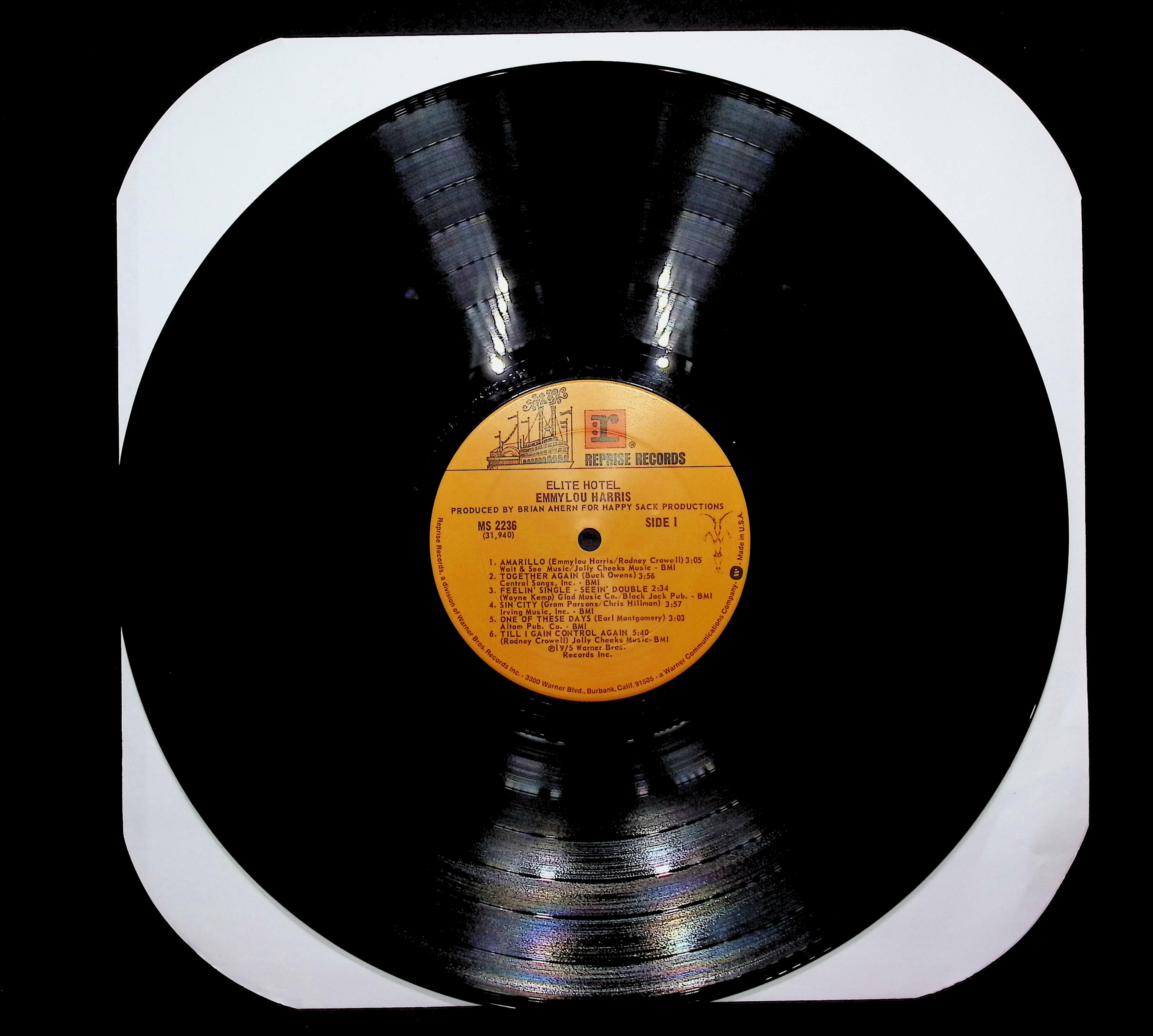 Emmylou Harris Elite Hotel 1975 LP Rock Side I & II  — image 3
