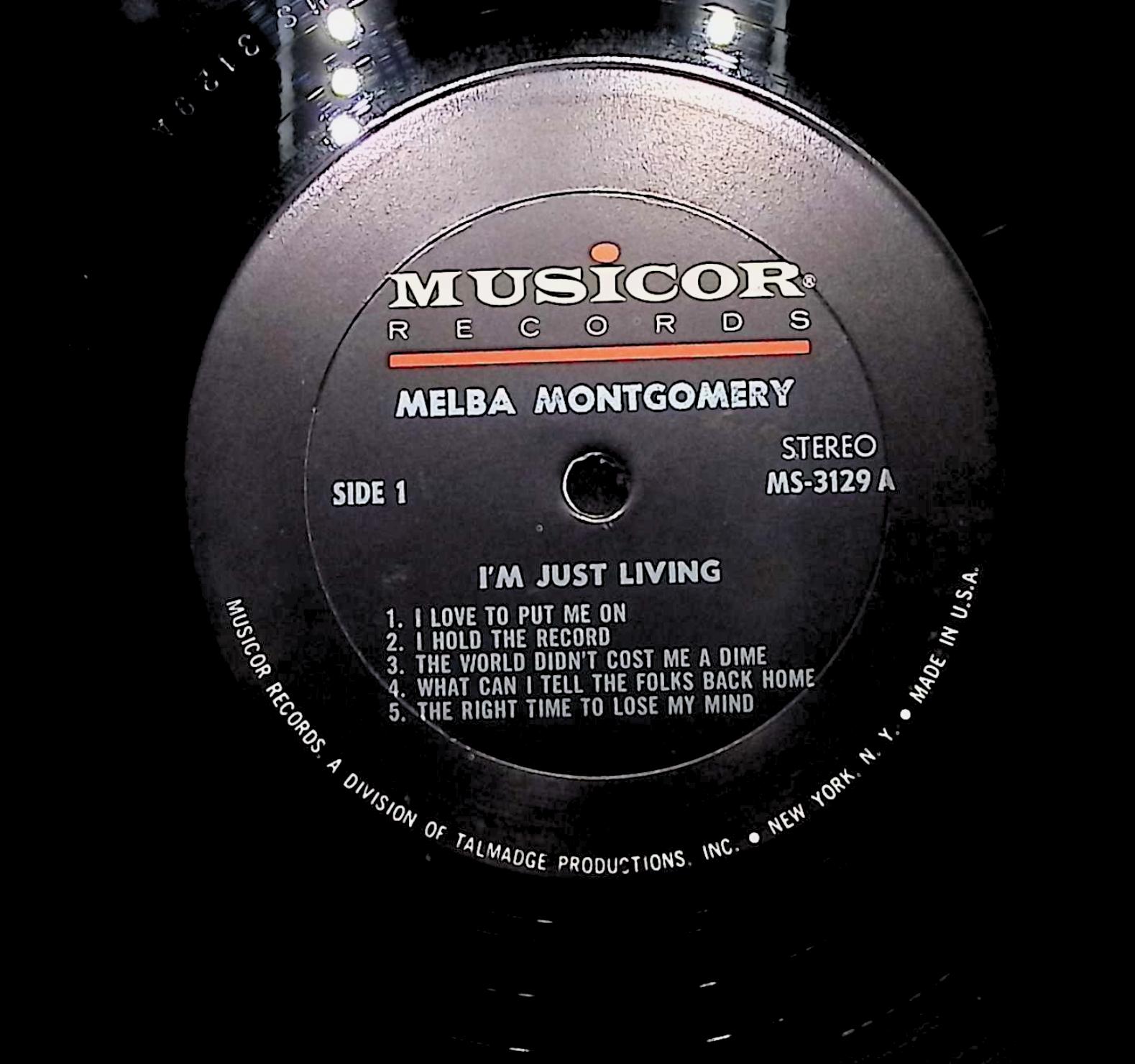 Melba Montgomery I'm Just Living 1967 LP Folk, World, & Country  — image 2