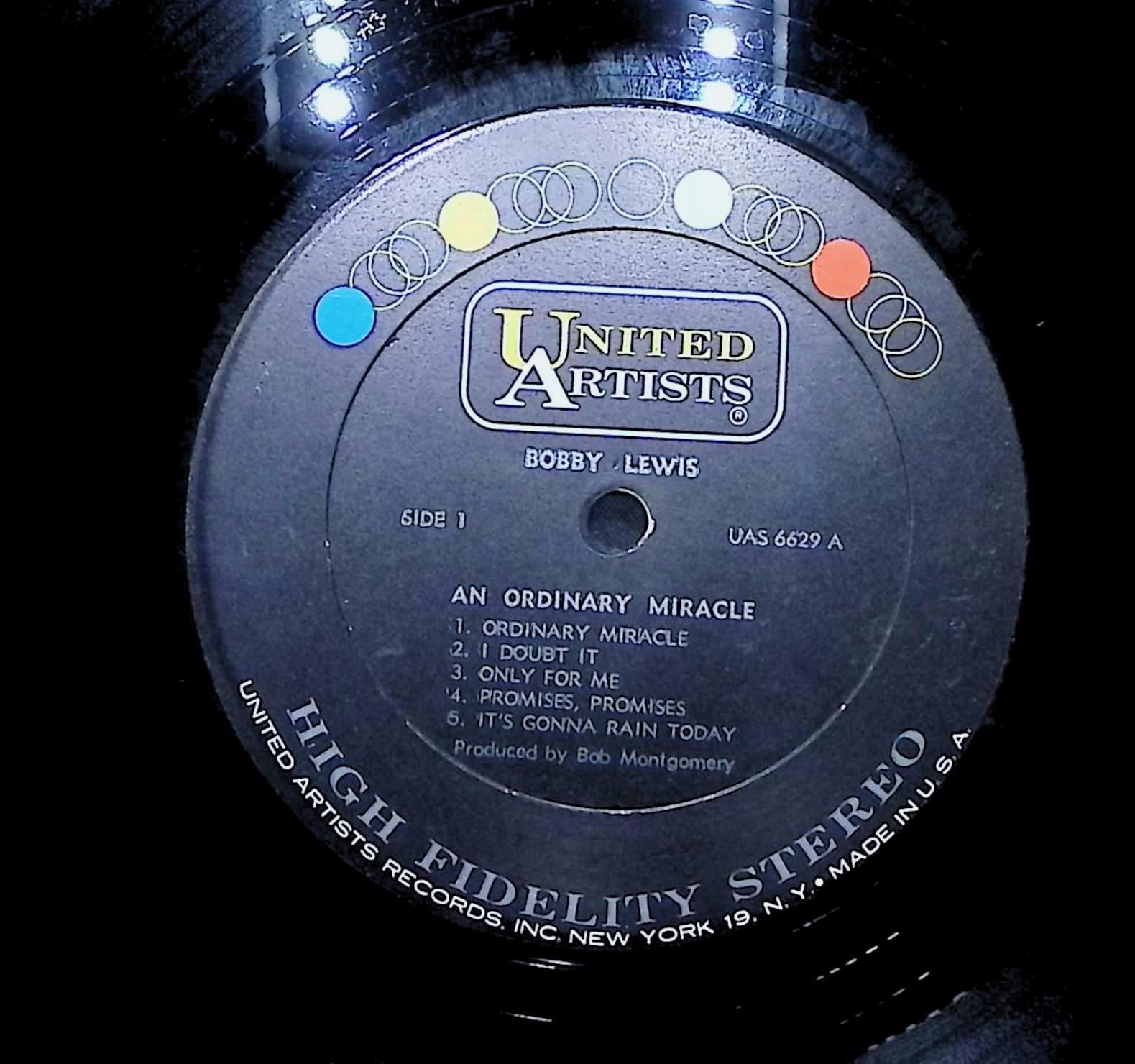 Bobby Lewis -An Ordinary Miracle 1968 LP Folk, World, & Country — image 4