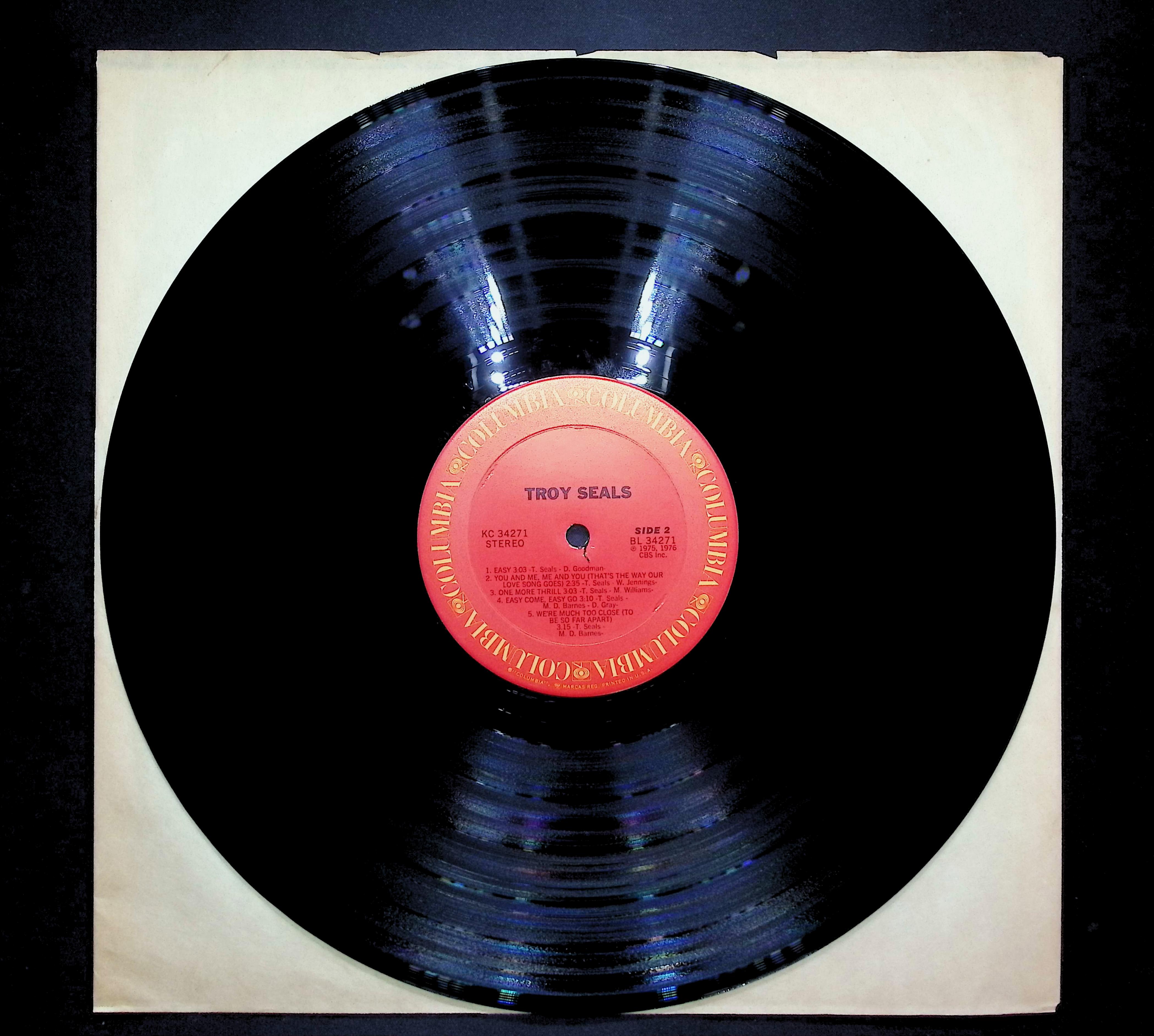 Troy Seals 1976 LP Folk, World, & Country Side 1 & 2 — image 3