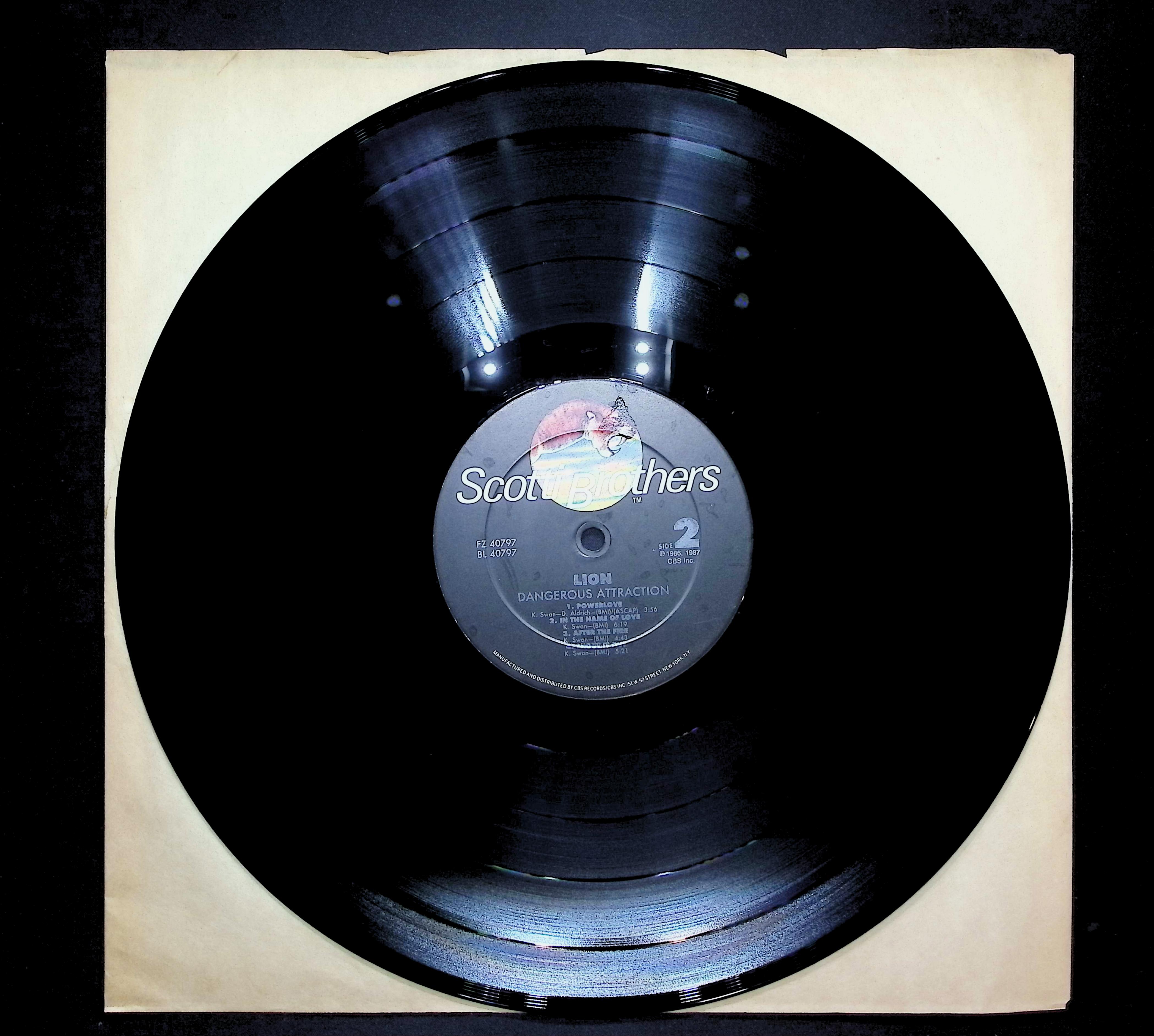 Lion (5) Dangerous Attraction 1987 LP Rock Side 1 & 2 1987