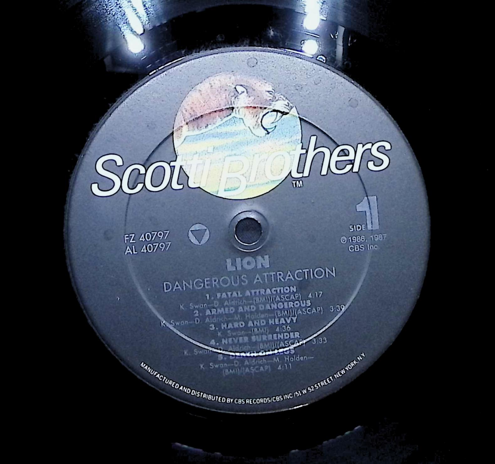 Lion (5) Dangerous Attraction 1987 LP Rock Side 1 & 2 1987  — image 4